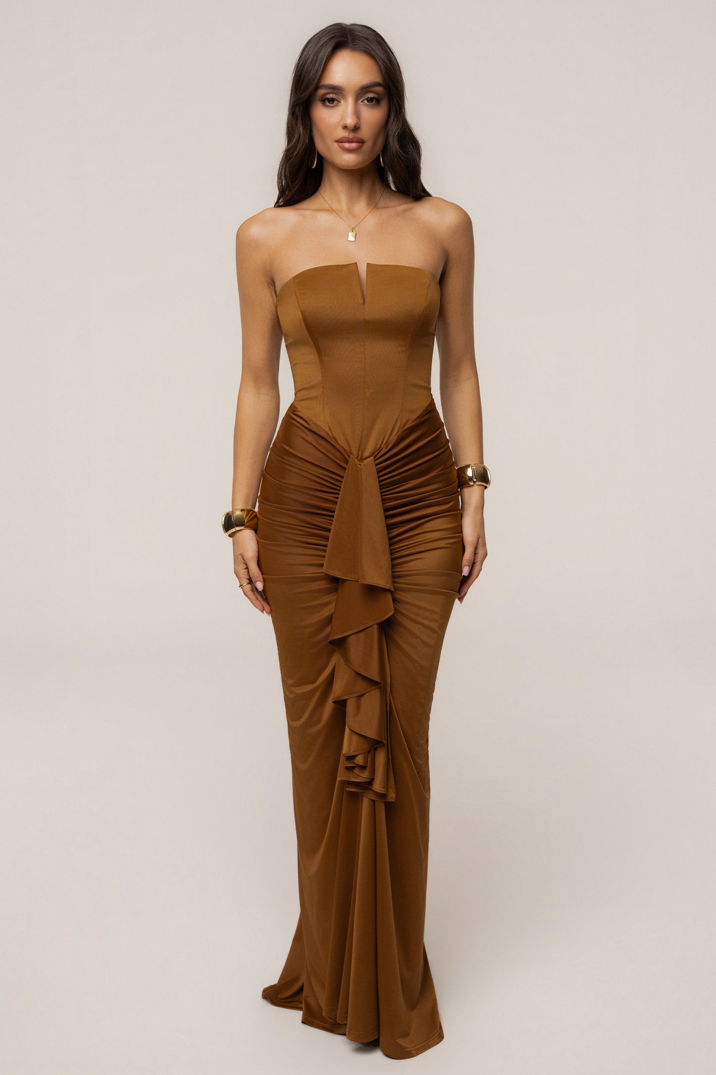 « Isabella » — Robe Longue Bustier Drapée, Camel