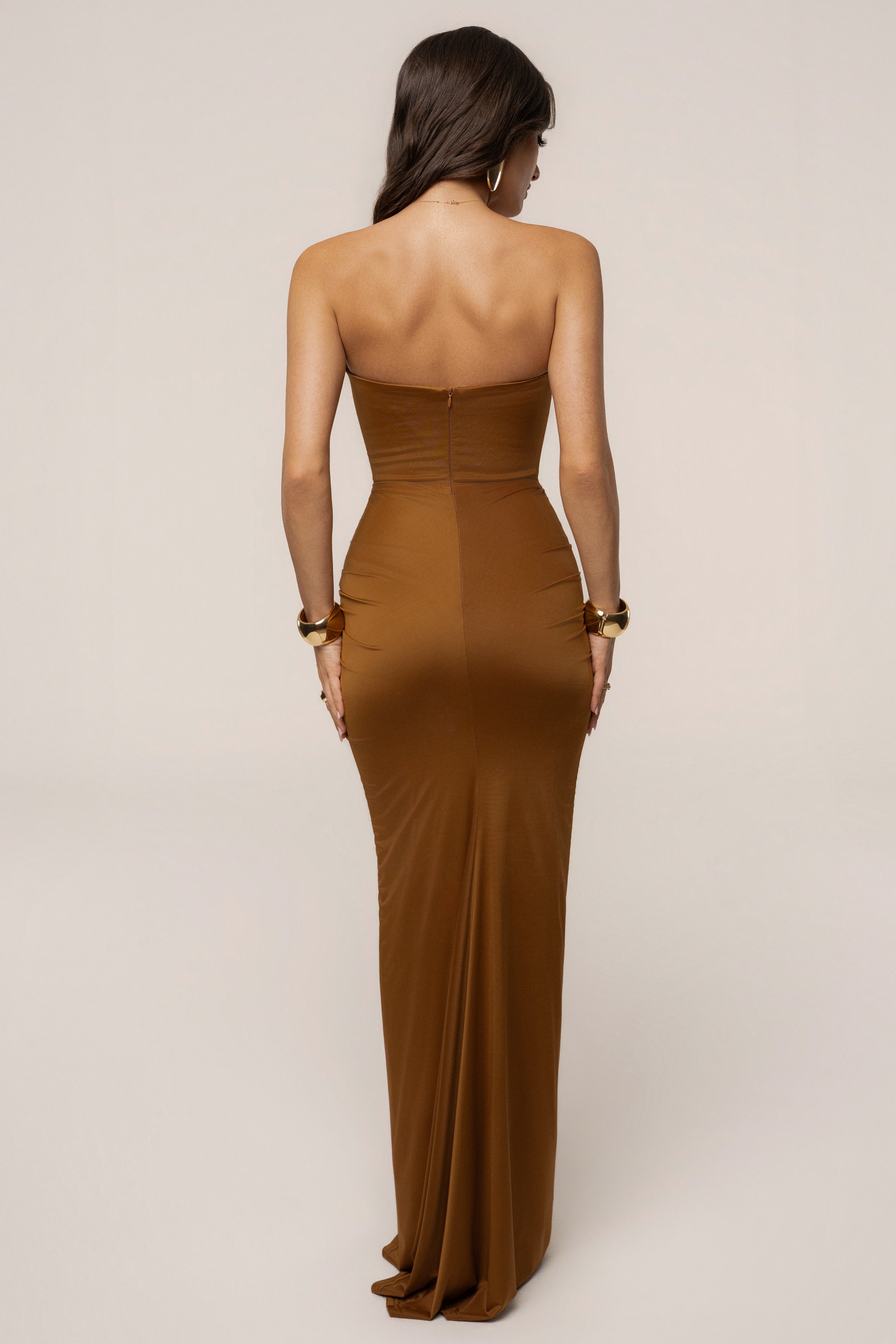 « Isabella » — Robe Longue Bustier Drapée, Camel