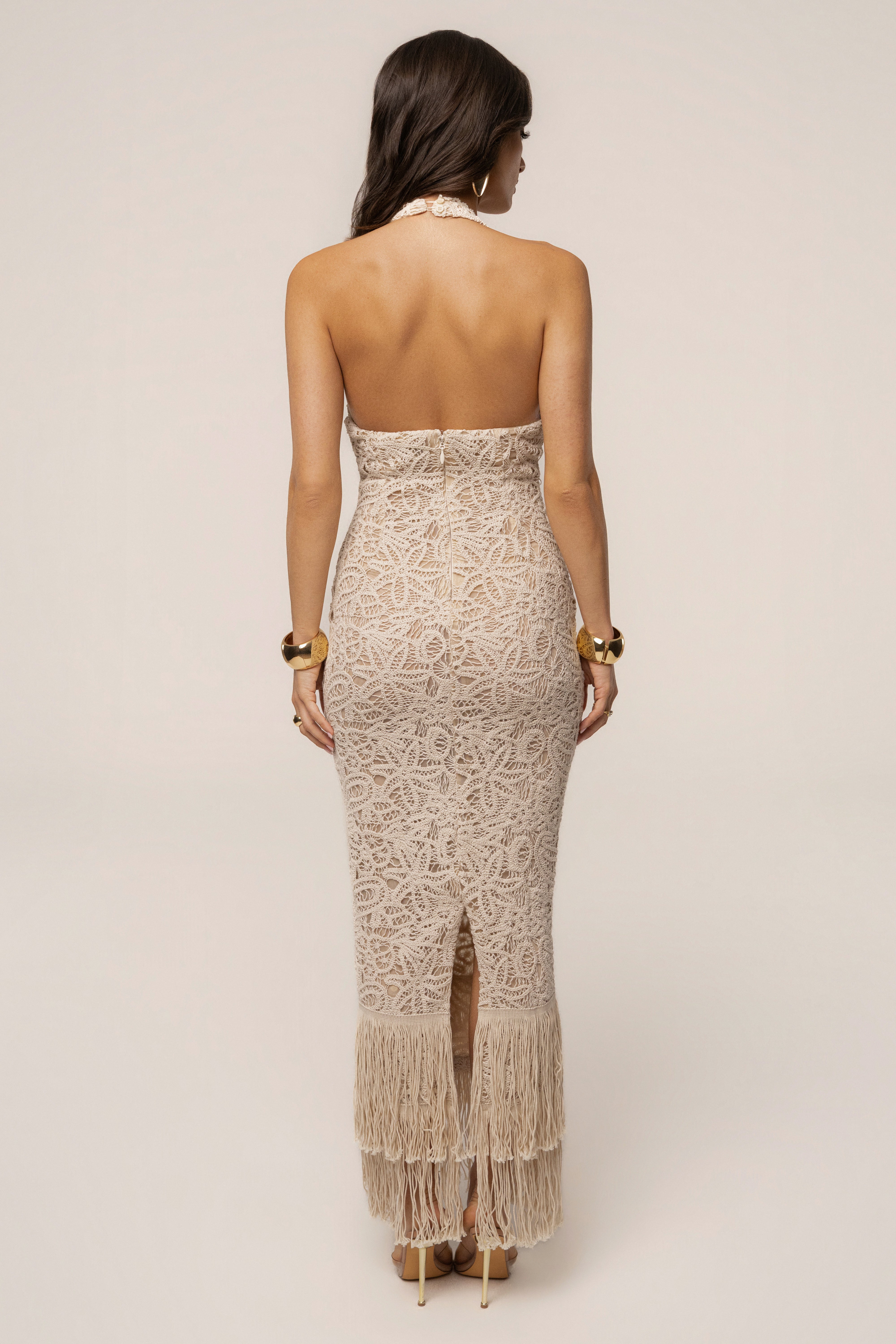 « Riviera Fleurie » — Robe Longue en Dentelle Frangée, Crème