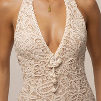 « Riviera Fleurie » — Robe Longue en Dentelle Frangée, Crème
