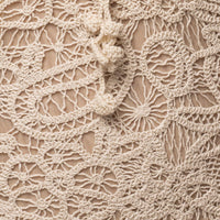 « Riviera Fleurie » — Robe Longue en Dentelle Frangée, Crème