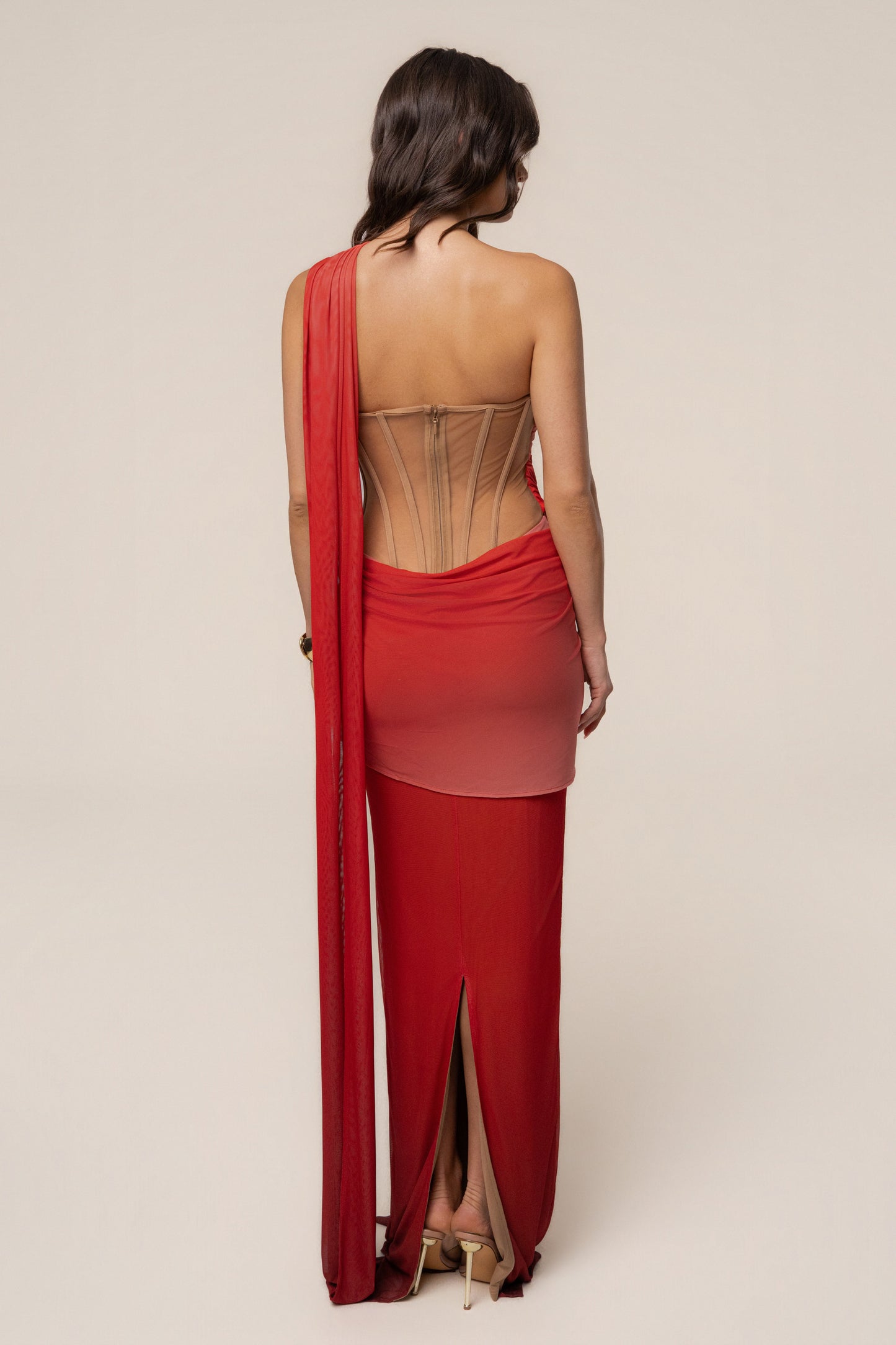 « Cœur d’Impératrice » — Robe Longue Drapée en Maille, Terre Ombrée