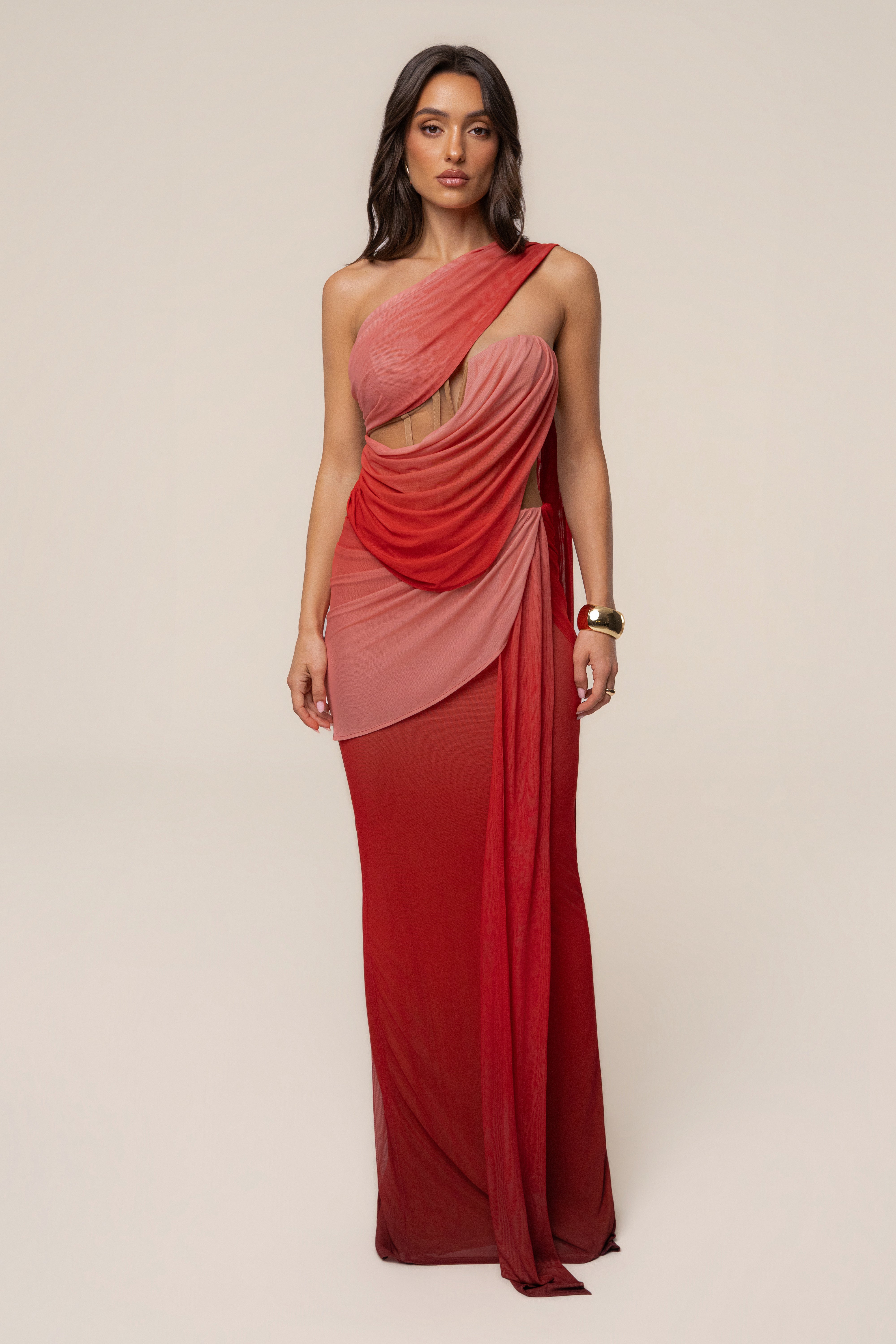 « Cœur d’Impératrice » — Robe Longue Drapée en Maille, Terre Ombrée