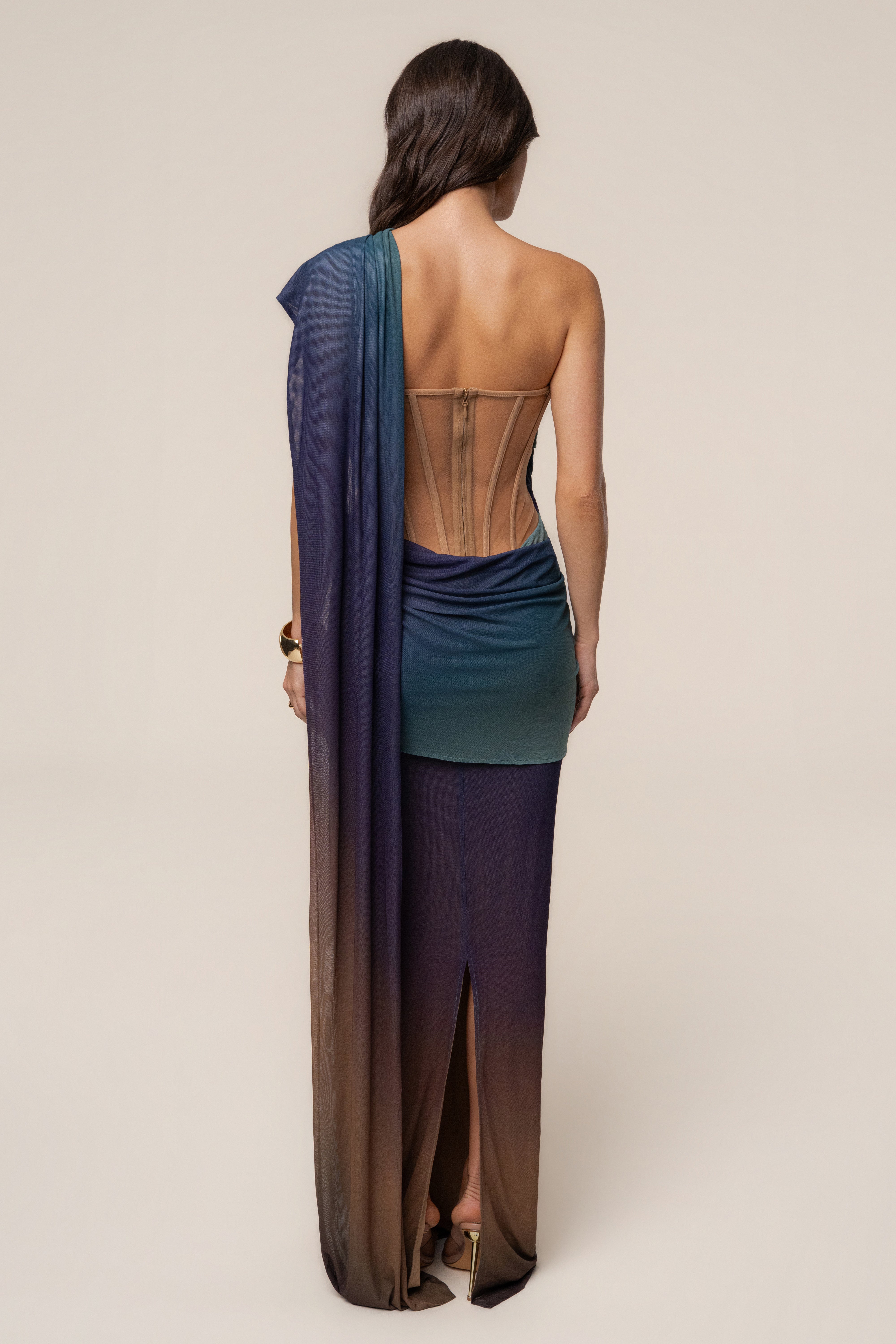 « Cœur d’Impératrice » — Robe Longue Drapée en Maille, Noir Ombré