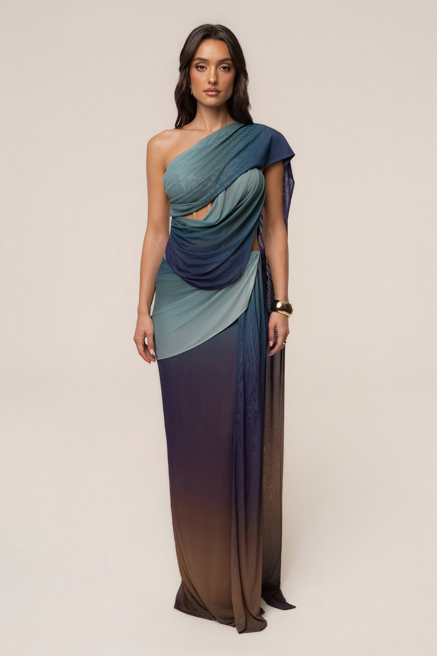 « Cœur d’Impératrice » — Robe Longue Drapée en Maille, Noir Ombré