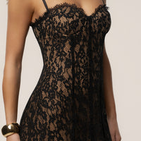 « Chant du Cœur » — Robe Mi-Longue Corset en Dentelle, Noir