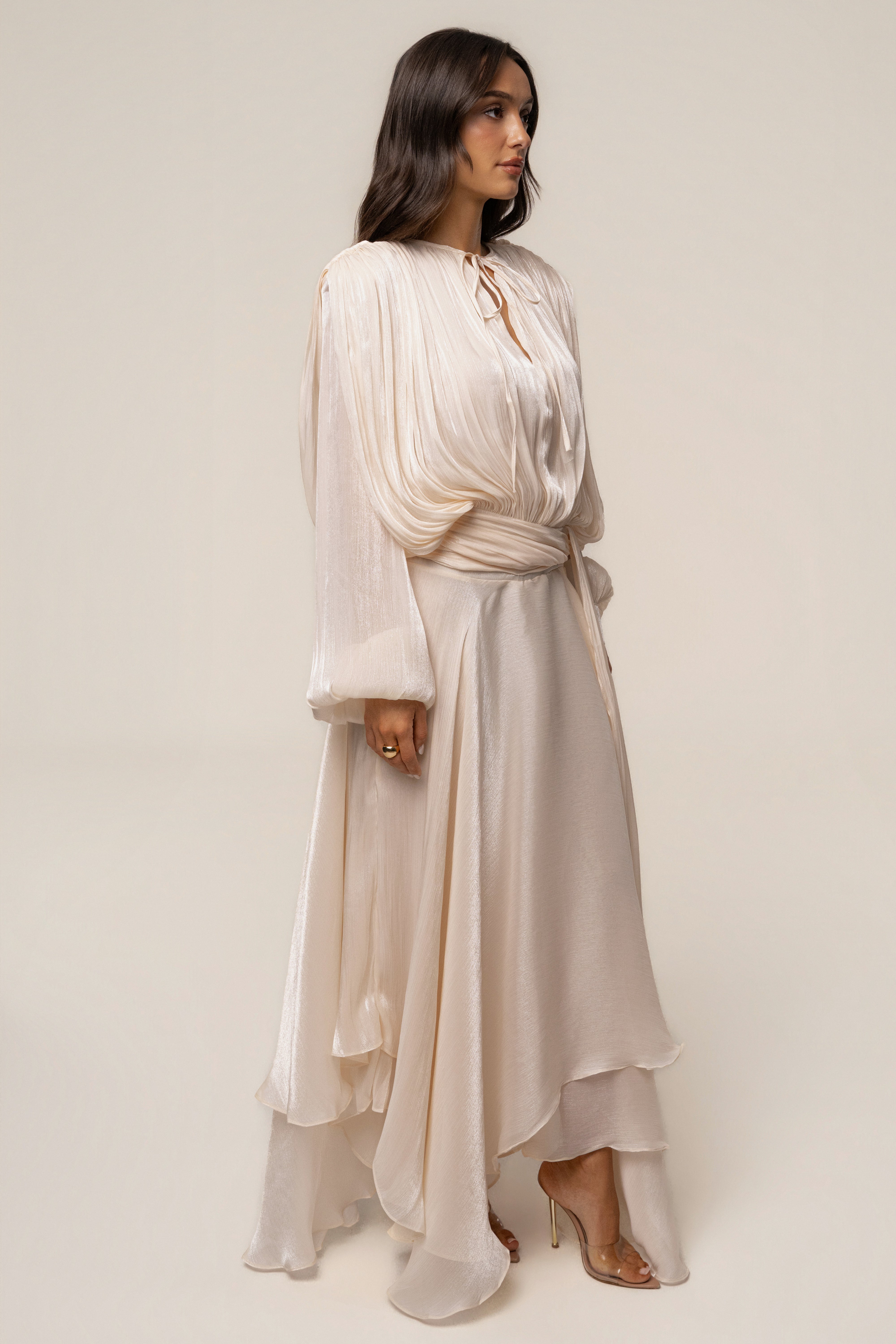 « Élégance Drapée » — Robe Longue, Crème