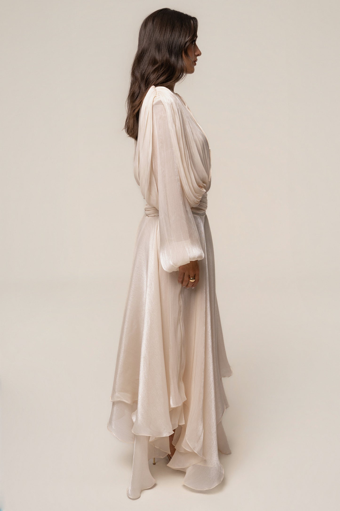 « Élégance Drapée » — Robe Longue, Crème