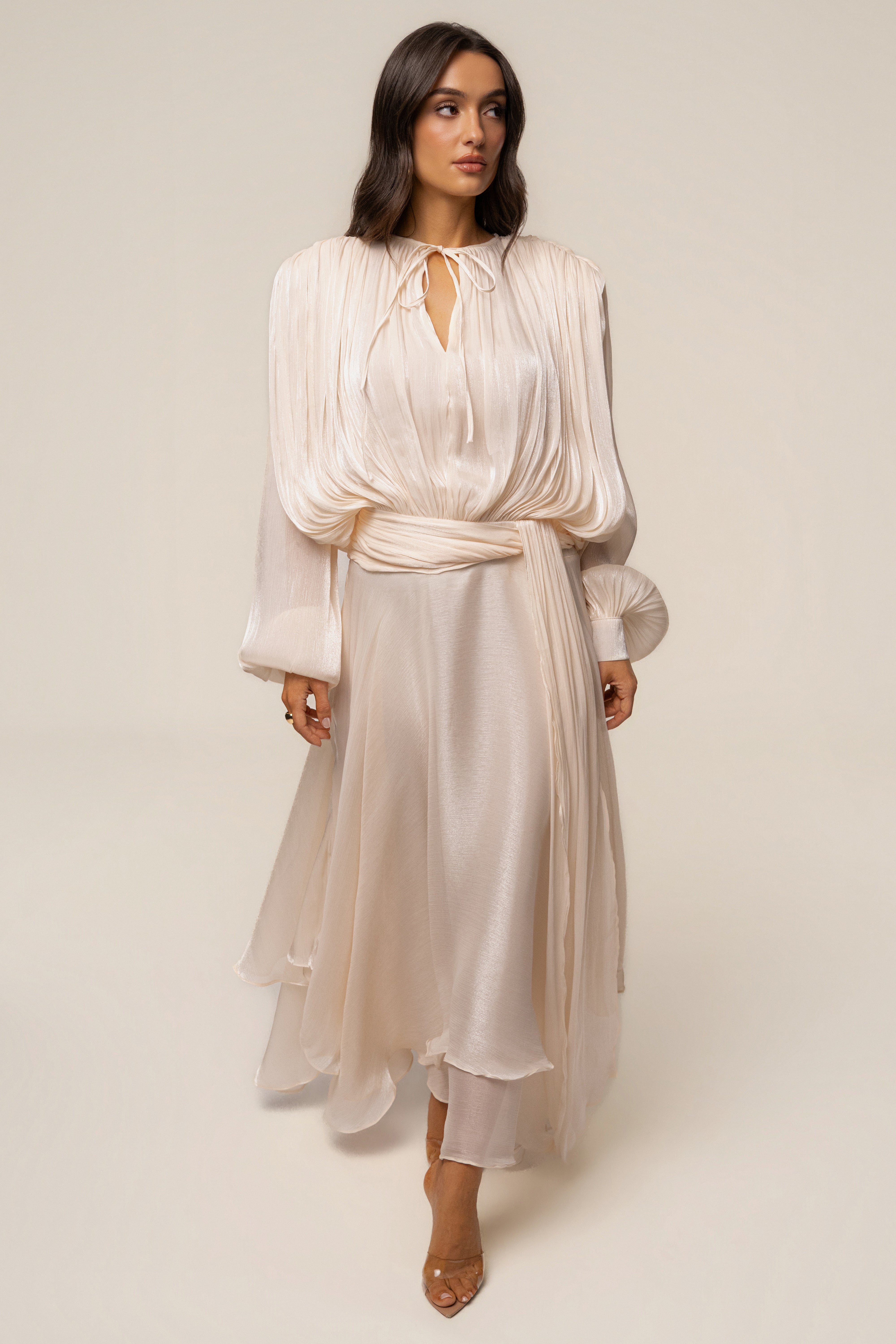 « Élégance Drapée » — Robe Longue, Crème