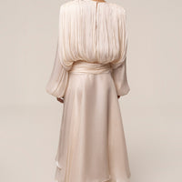« Élégance Drapée » — Robe Longue, Crème