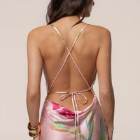 « Éden Tropical » — Robe Longue Fleurie en Satin, Rose Pâle