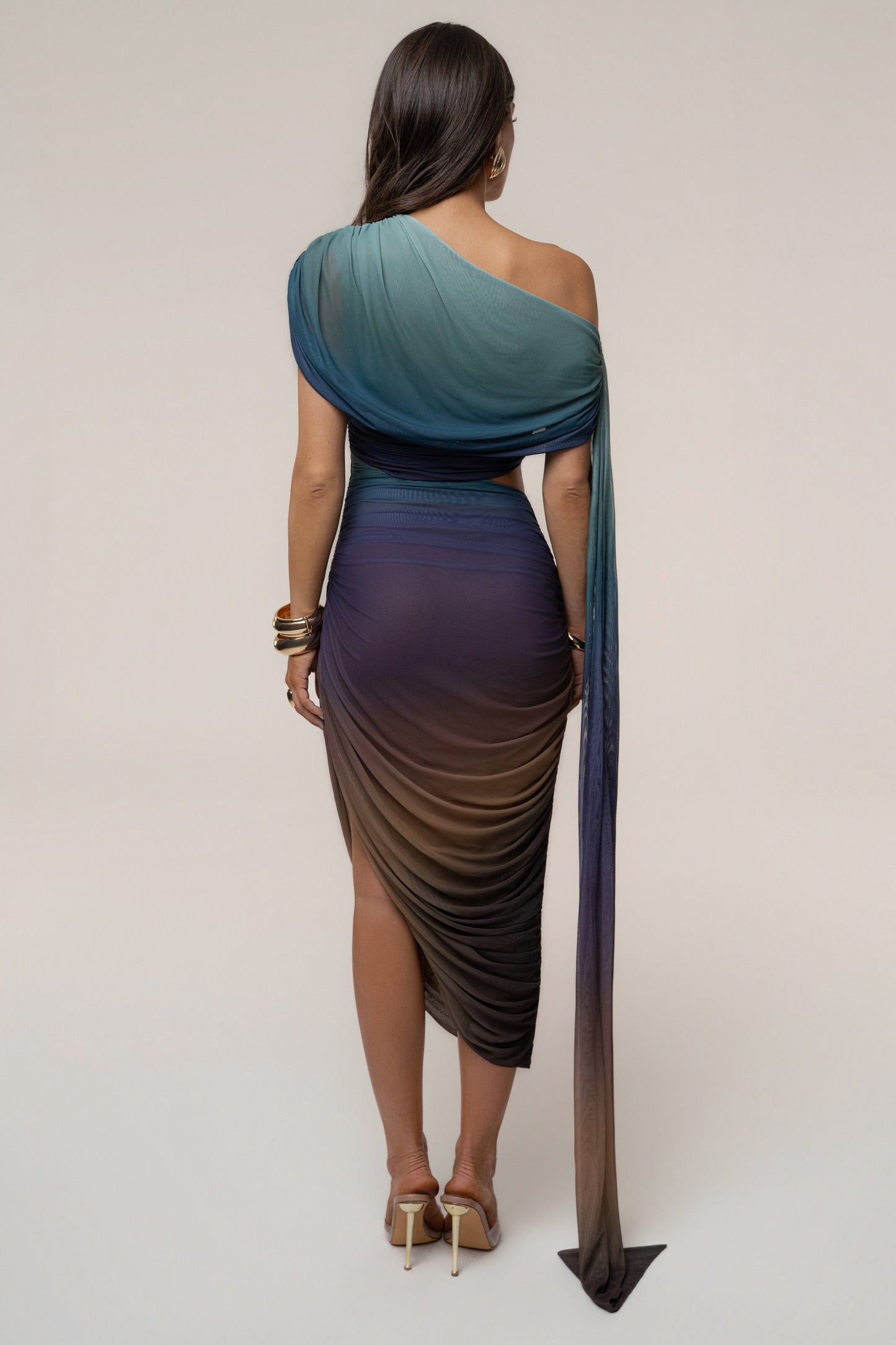 « Aris » — Robe Mi-Longue Découpée, Noir Ombré