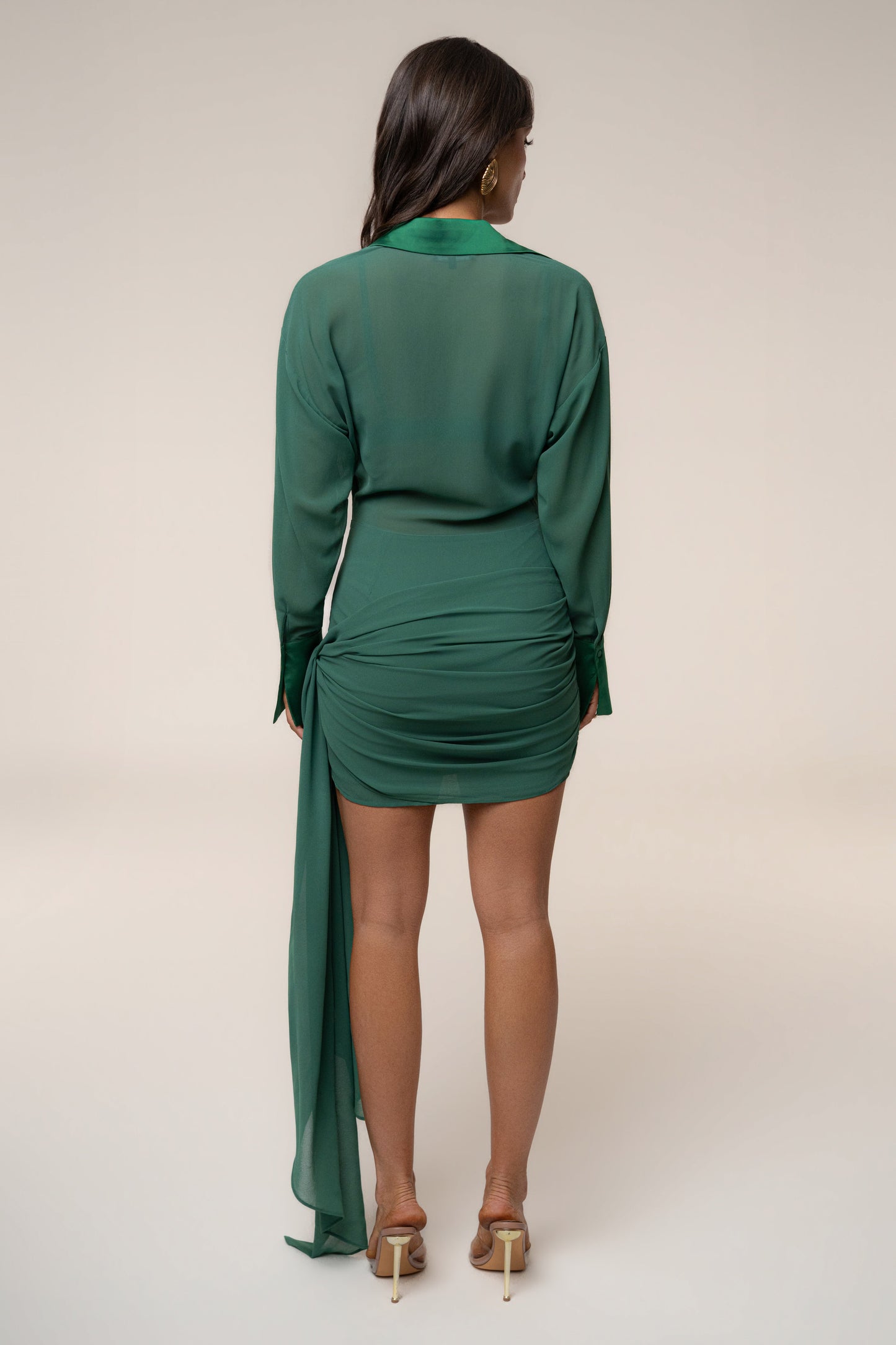 « Confiance de Minuit » — Robe Courte Drapée Col Chemisier, Vert