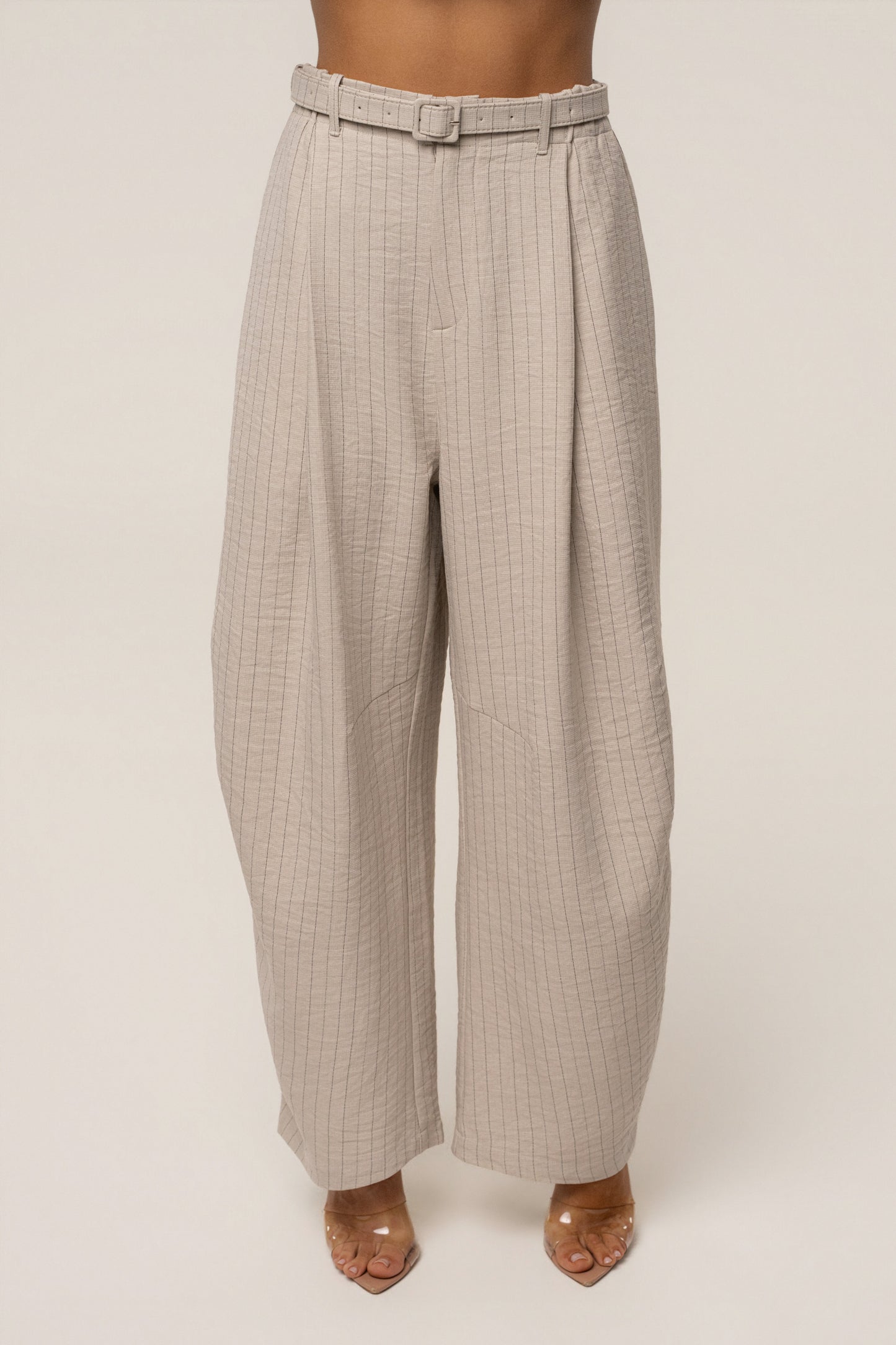 « Executive » — Ensemble Tailleur Rayé, Beige