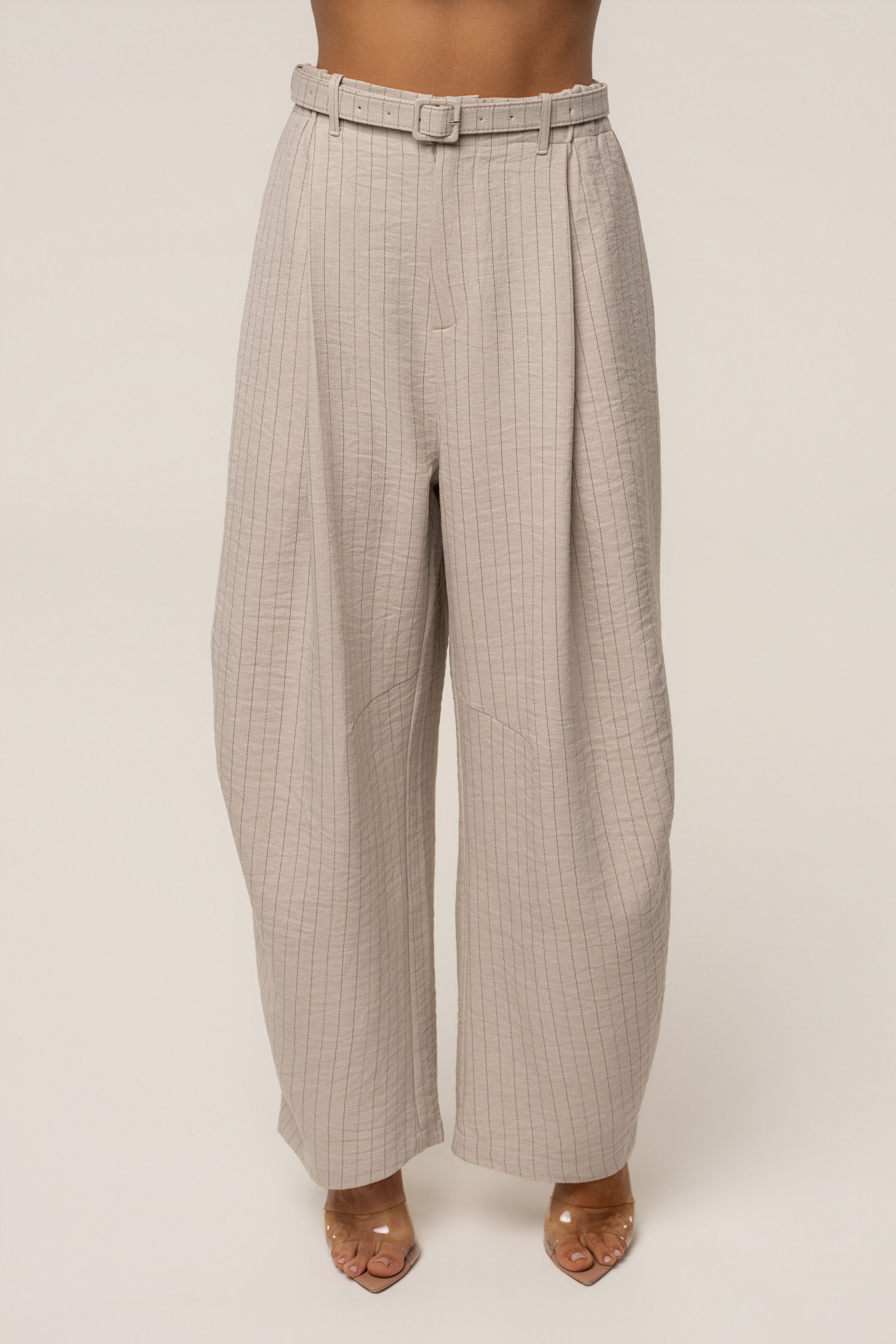« Executive » — Ensemble Tailleur Rayé, Beige