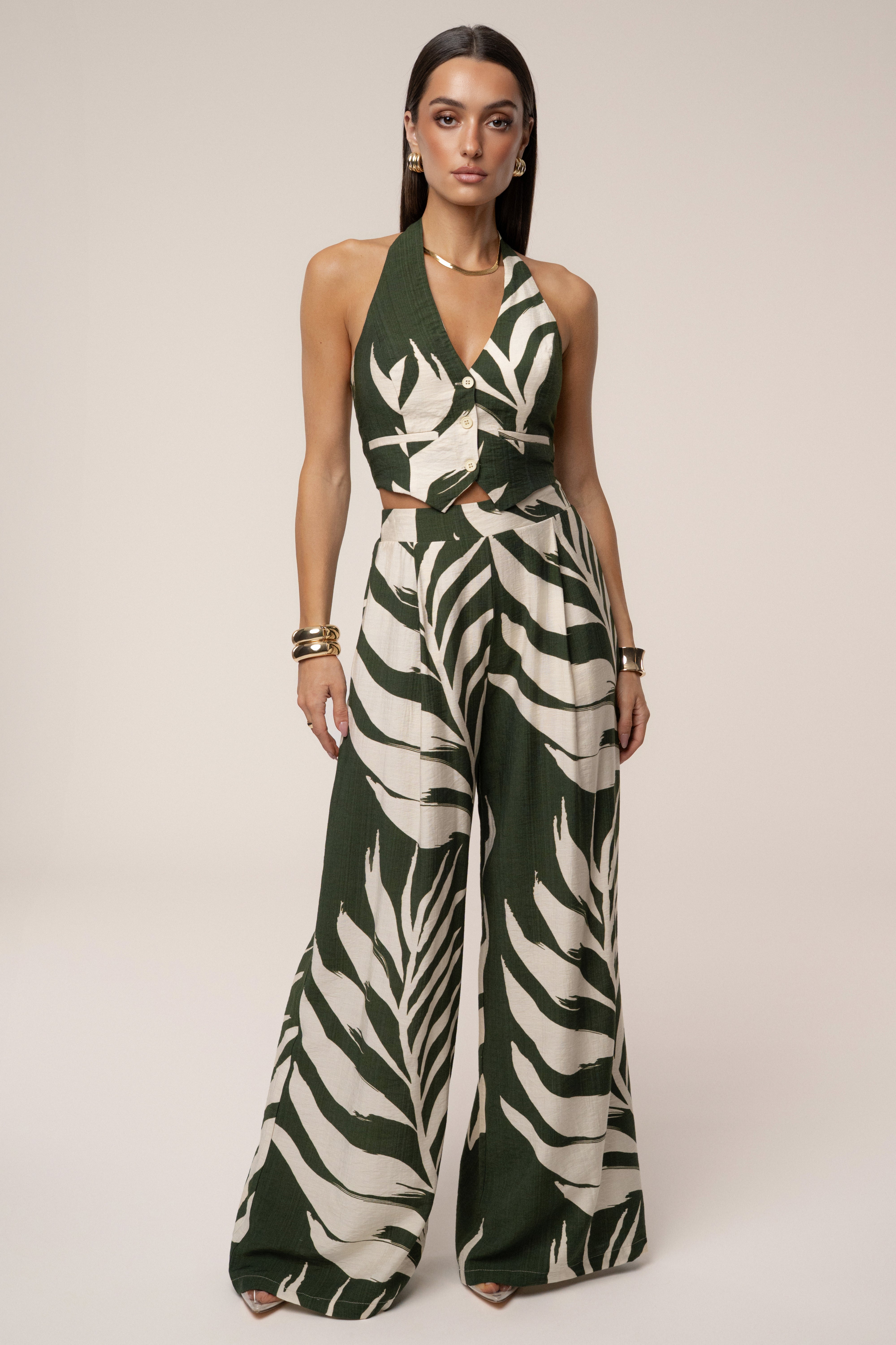« Songe Tropical » — Ensemble Pantalon Large Imprimé Palmier, Vert Olive