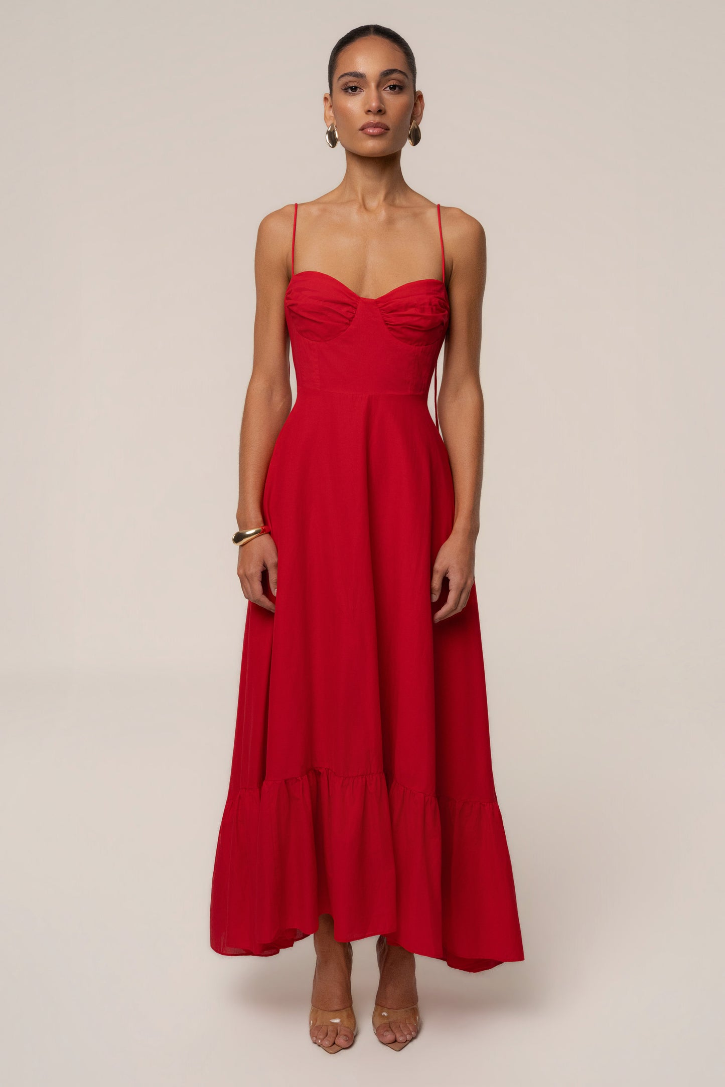 « Romance Fluide » — Robe Longue Bustier Volantée, Rouge