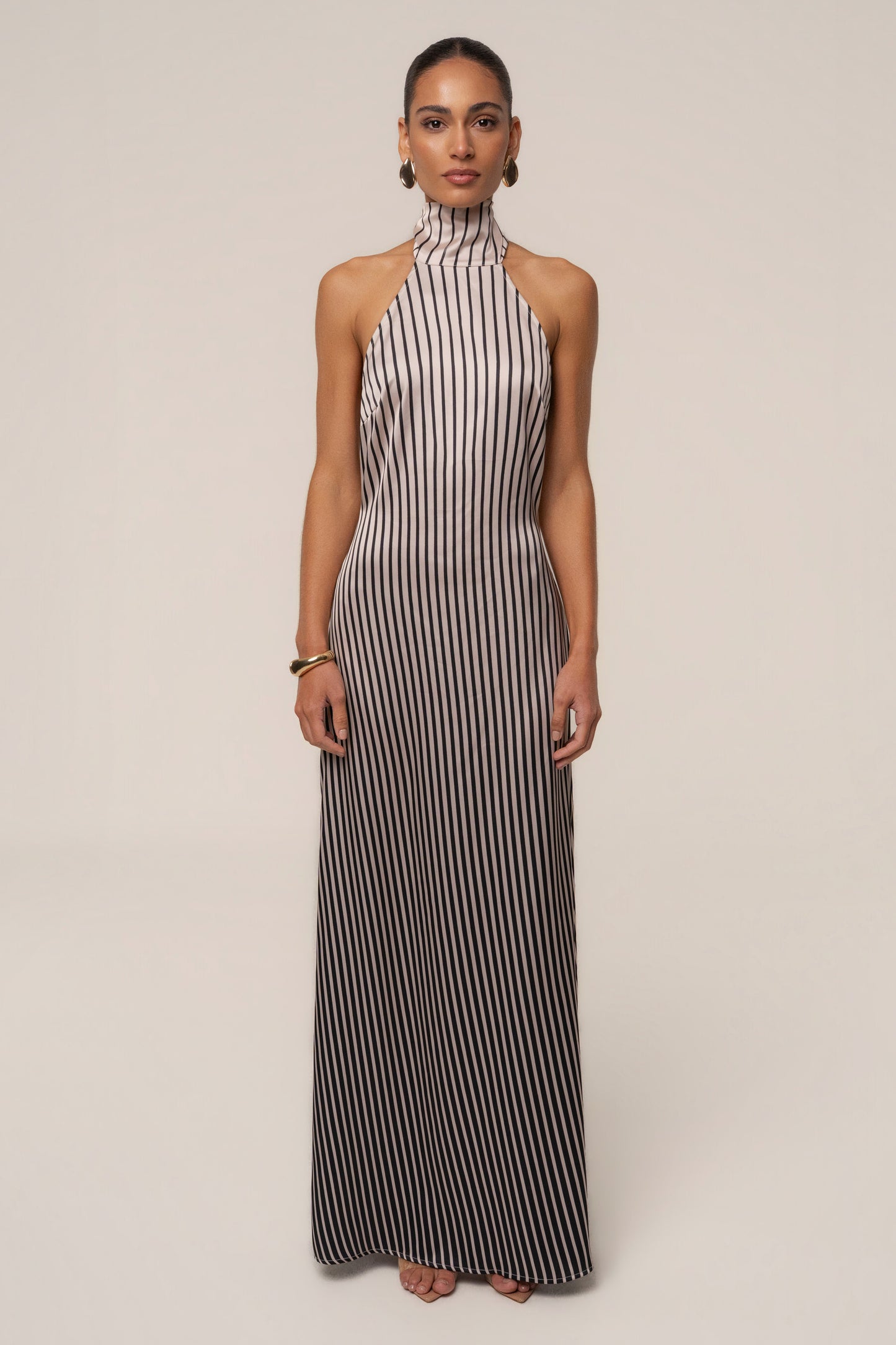 « Lueur Rayée » — Robe Longue Rayée Satinée, Ivoire