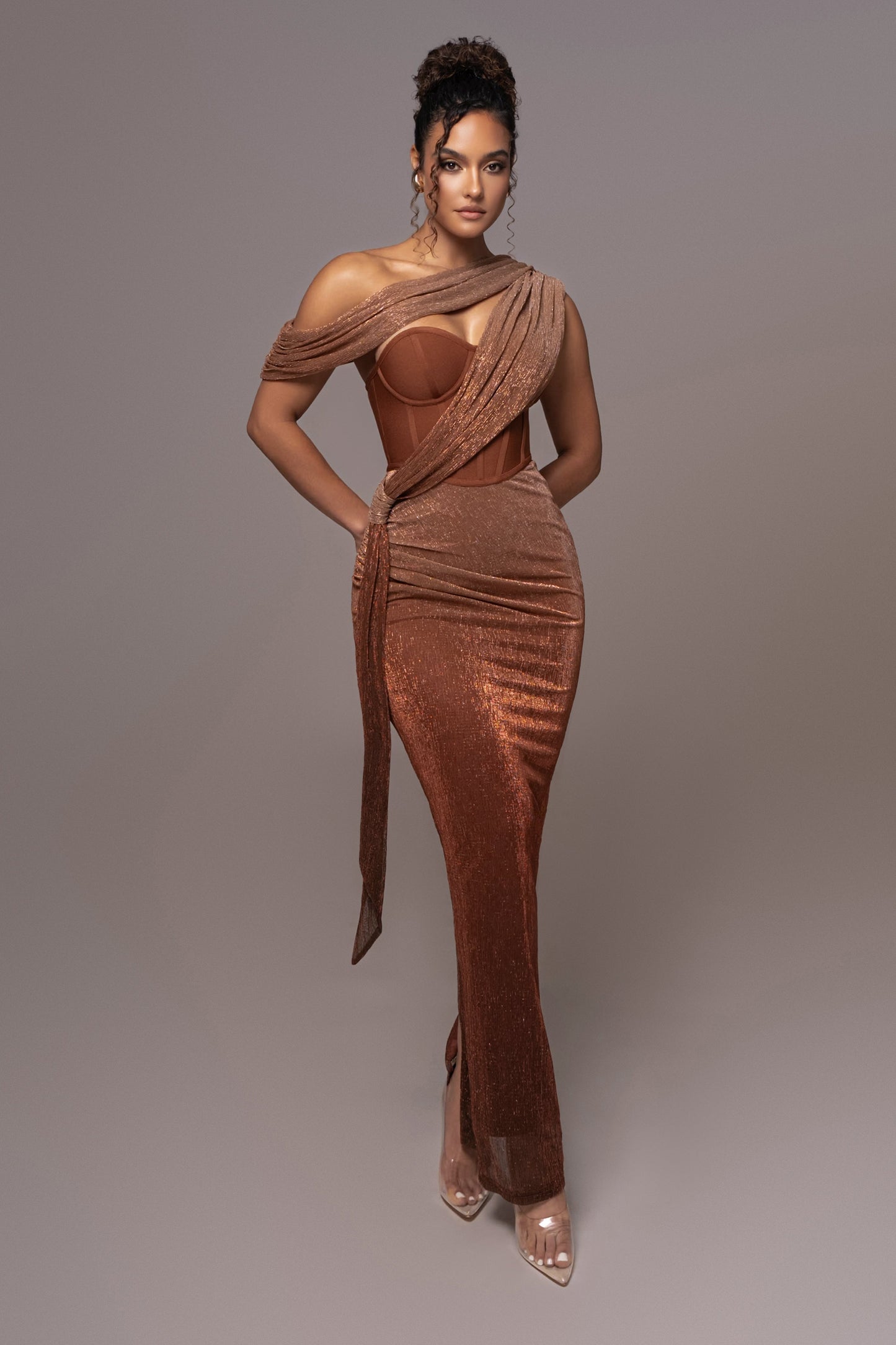 « Céleste » — Robe Longue Drapée Bandage, Or