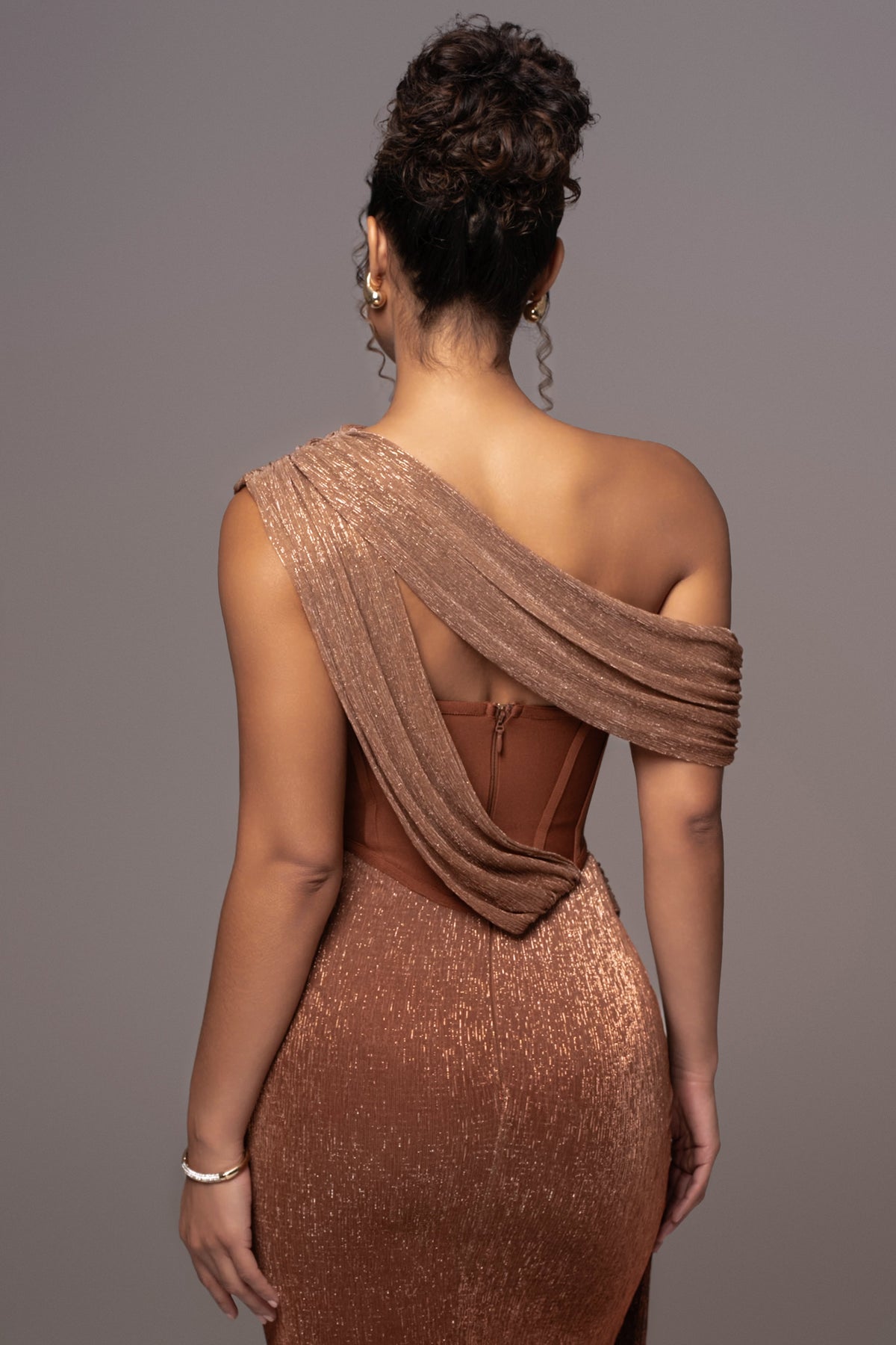 « Céleste » — Robe Longue Drapée Bandage, Or