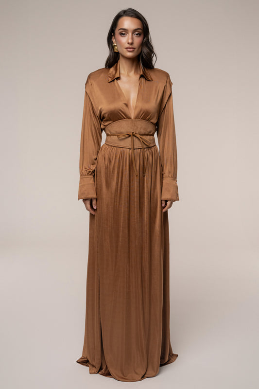 « Ligne Haute » — Robe Longue à Col, Fauve