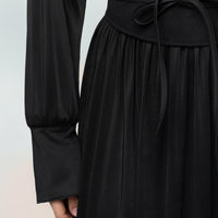 « Ligne Haute » — Robe Longue à Col, Noir