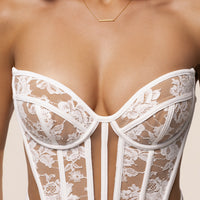 «Vœu d’ivoire» — robe corset en dentelle, ivoire