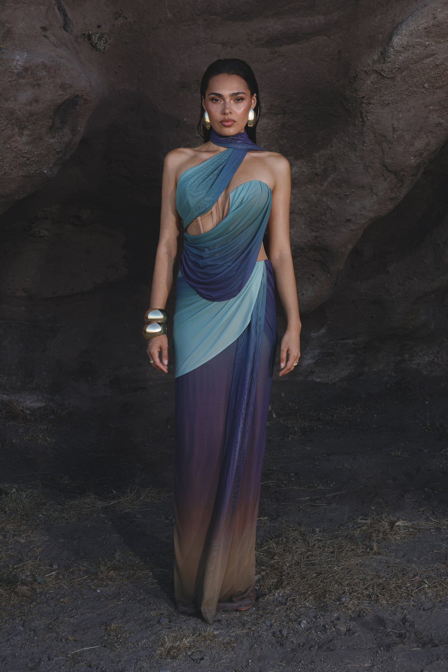 « Cœur d’Impératrice » — Robe Longue Drapée en Maille, Noir Ombré