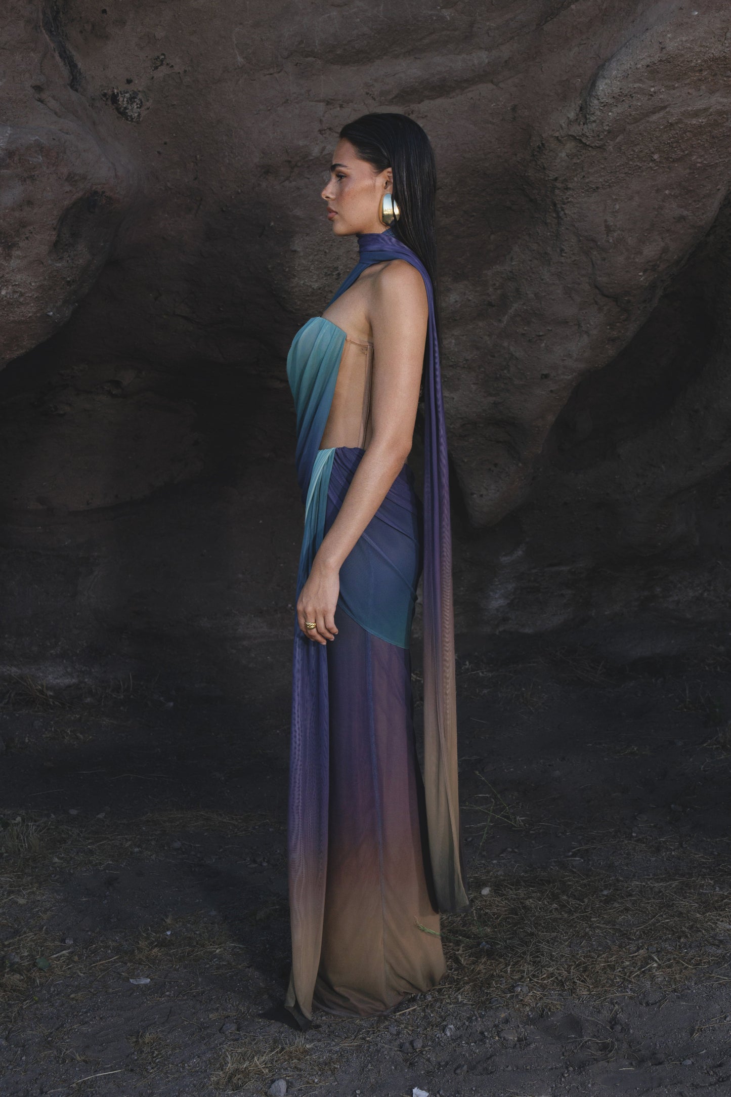 « Cœur d’Impératrice » — Robe Longue Drapée en Maille, Noir Ombré