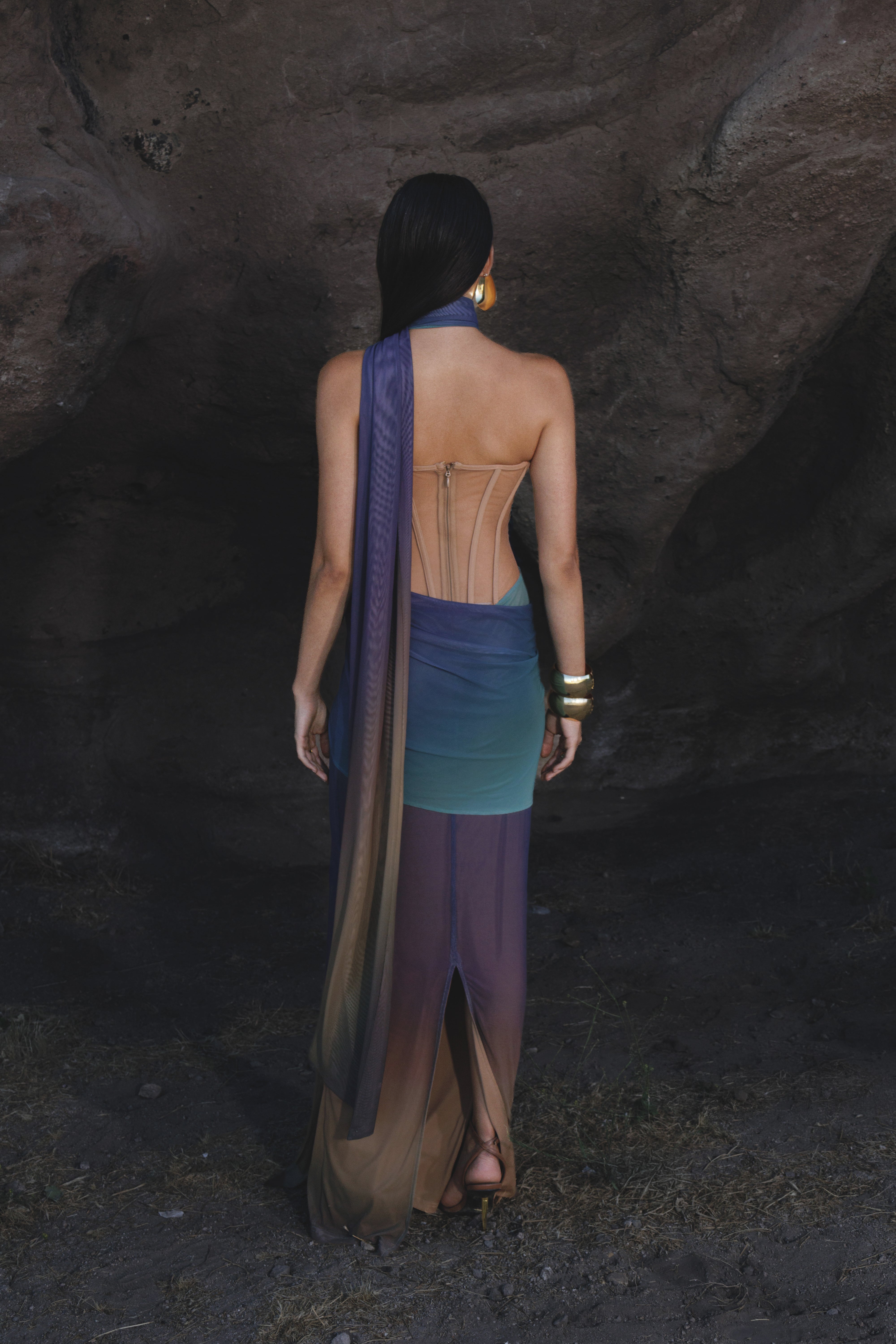 « Cœur d’Impératrice » — Robe Longue Drapée en Maille, Noir Ombré