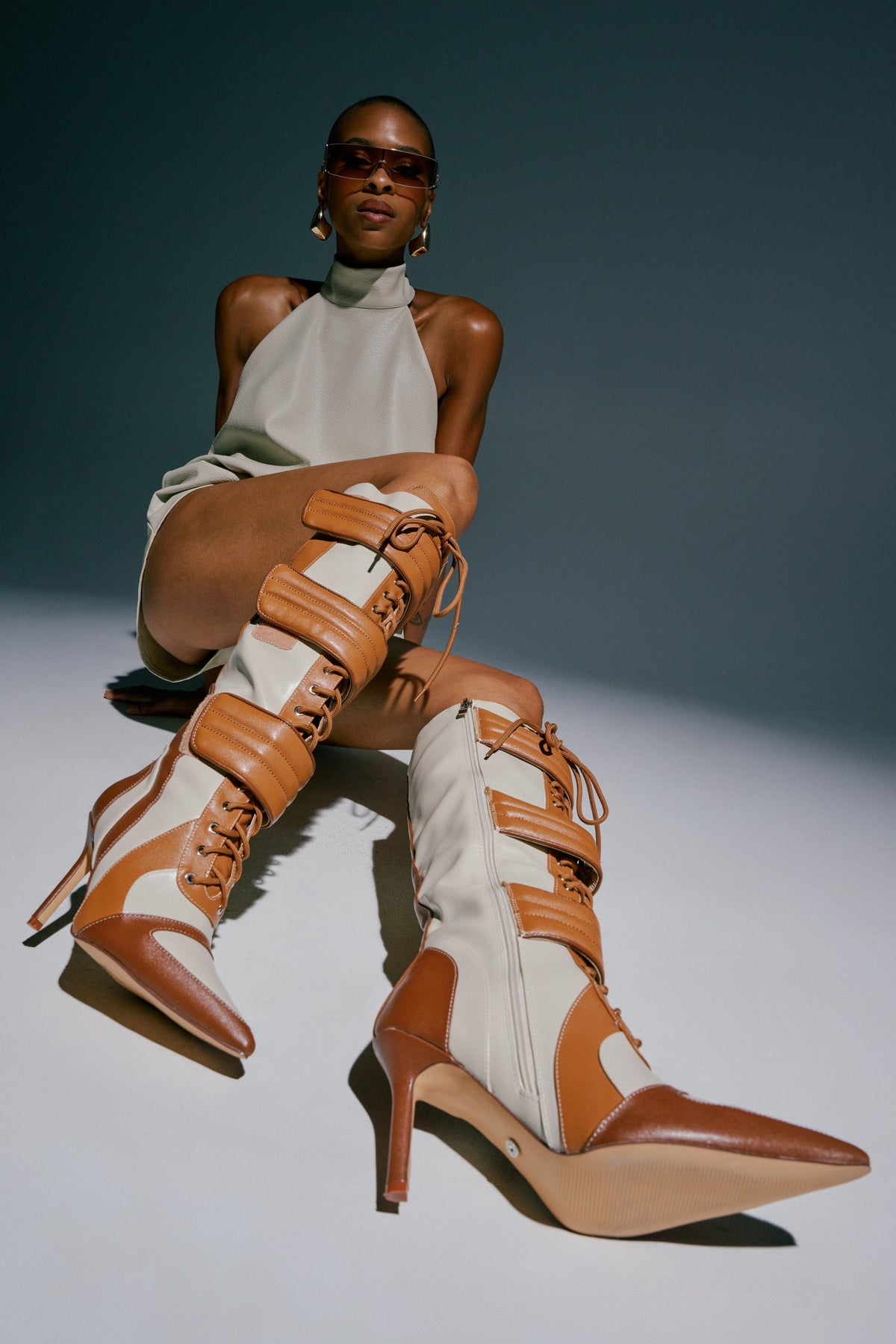 « Lumière » — Bottes à talon stiletto, Camel