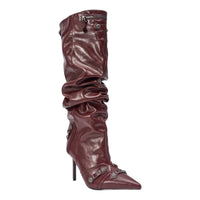 « Éclat Grenat » — Bottines Stiletto Froncées à Bijoux, Bordeaux