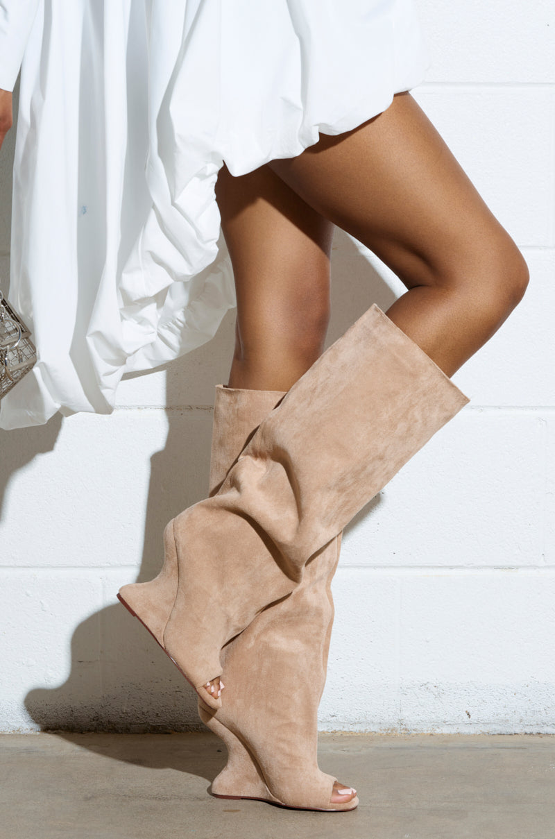 « Aurore » — Bottes structurées, Nude
