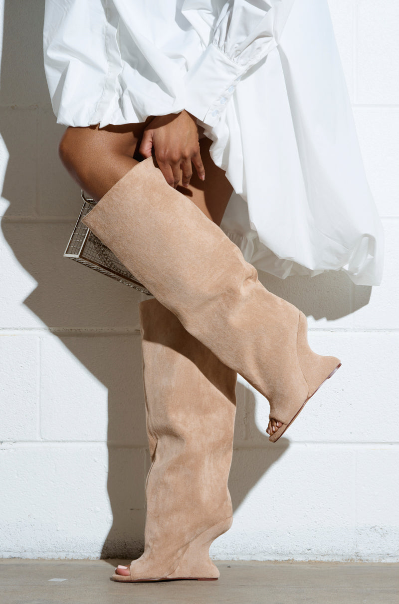 « Aurore » — Bottes structurées, Nude