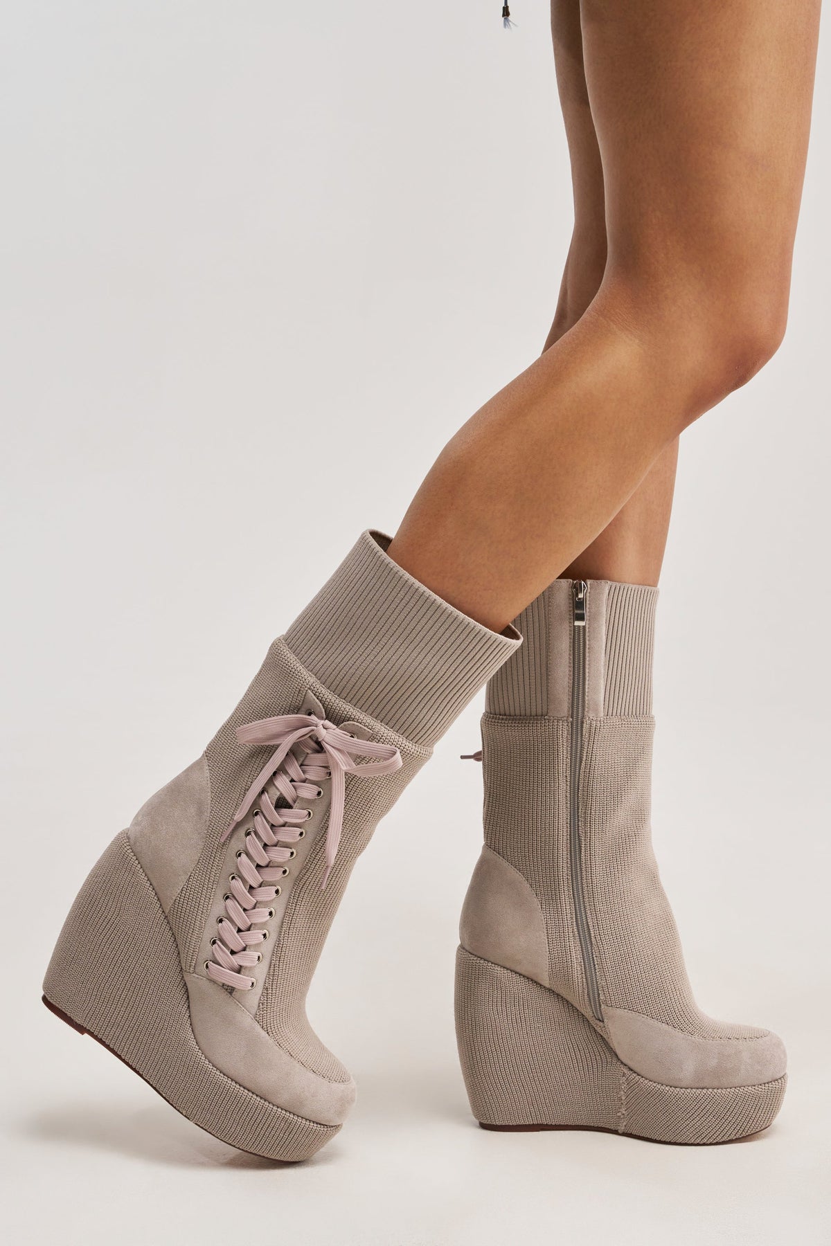 « Éclipse » — Bottines compensées, Gris chaud