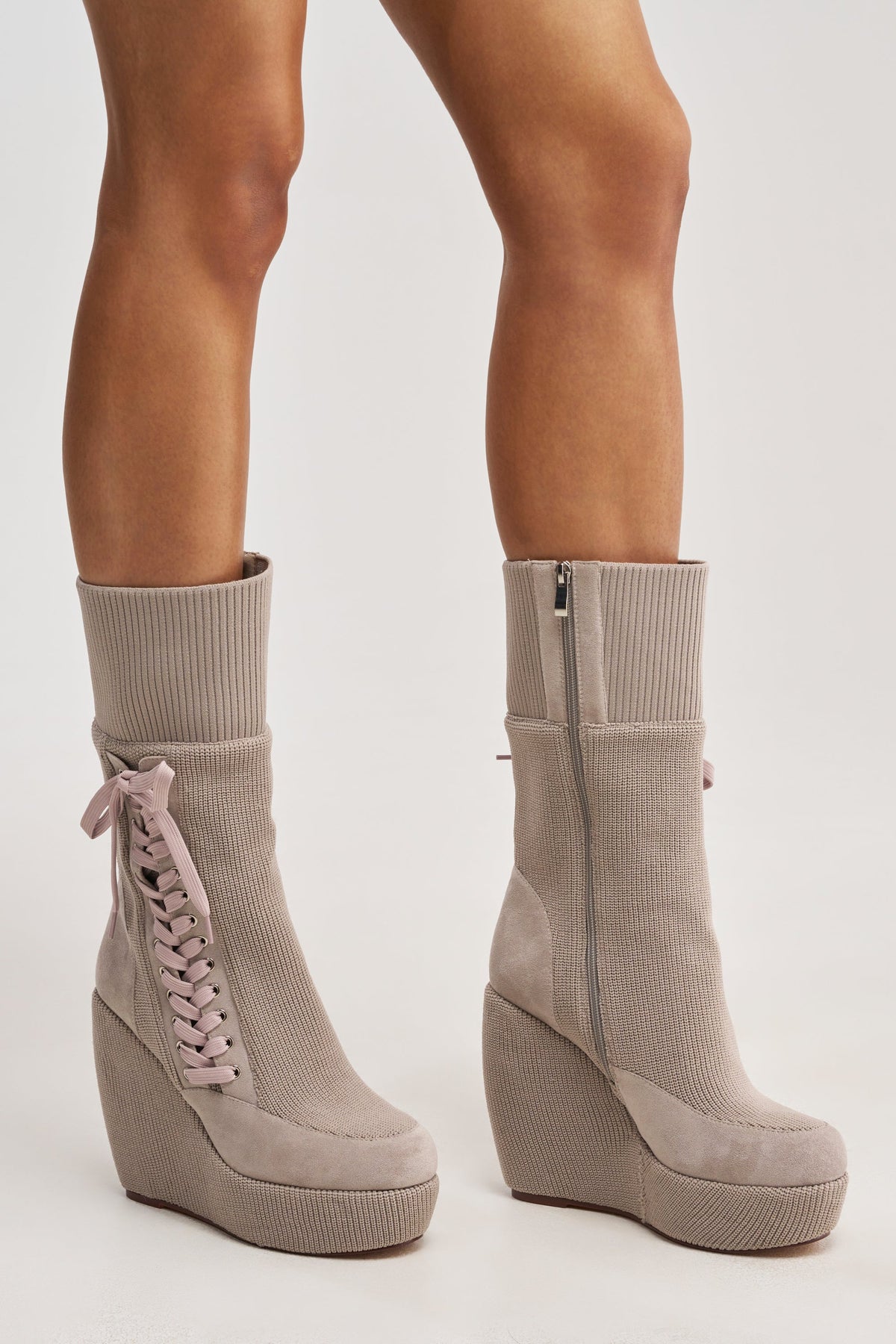 « Éclipse » — Bottines compensées, Gris chaud