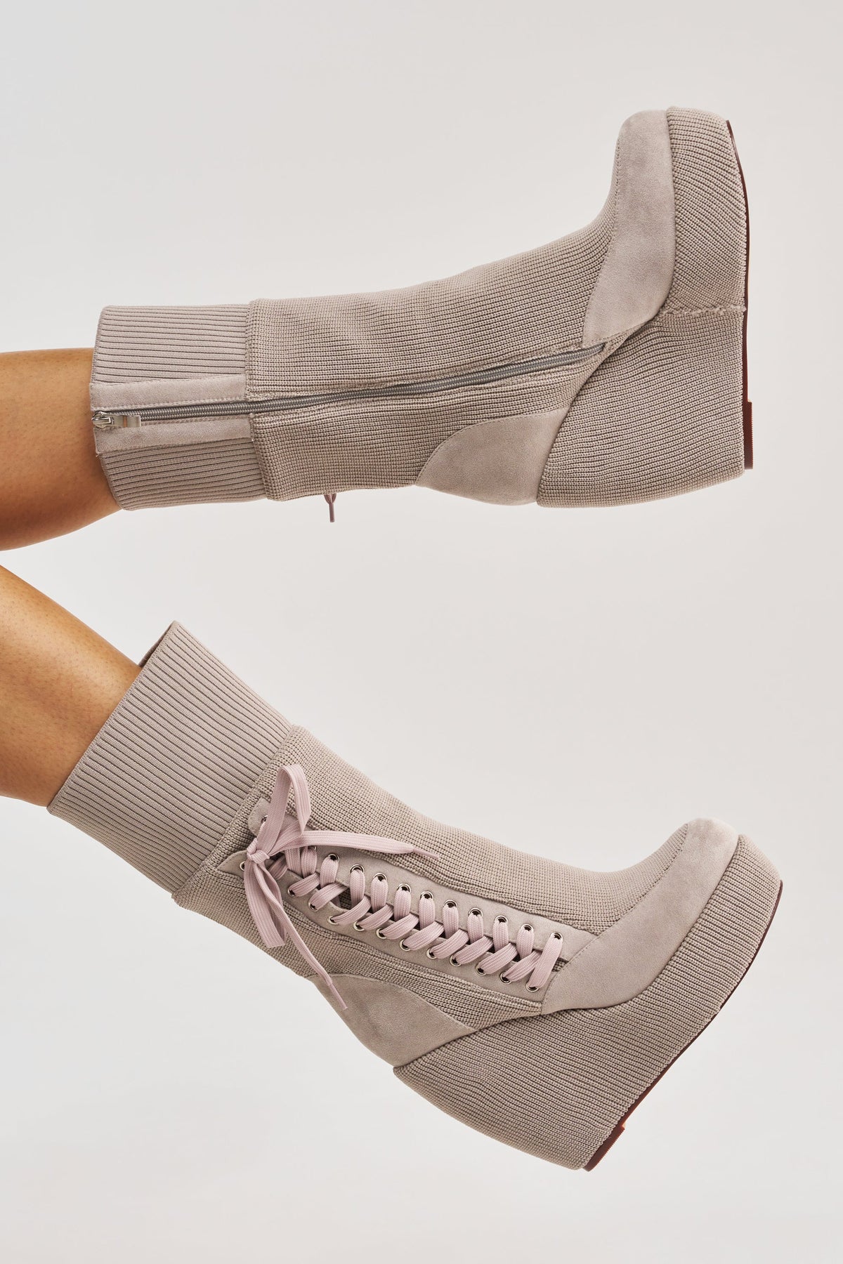 « Éclipse » — Bottines compensées, Gris chaud