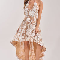 « Lilah » — Robe Mi-Longue Dentelle Fleurie, Nude et Blanc