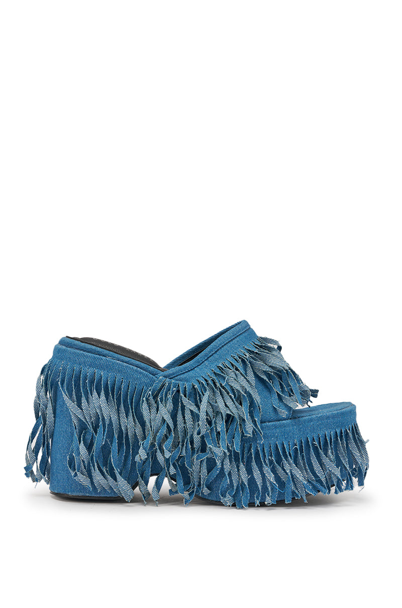 « Rivage » — Sandales Plateforme Frangées en Denim, Bleu Indigo