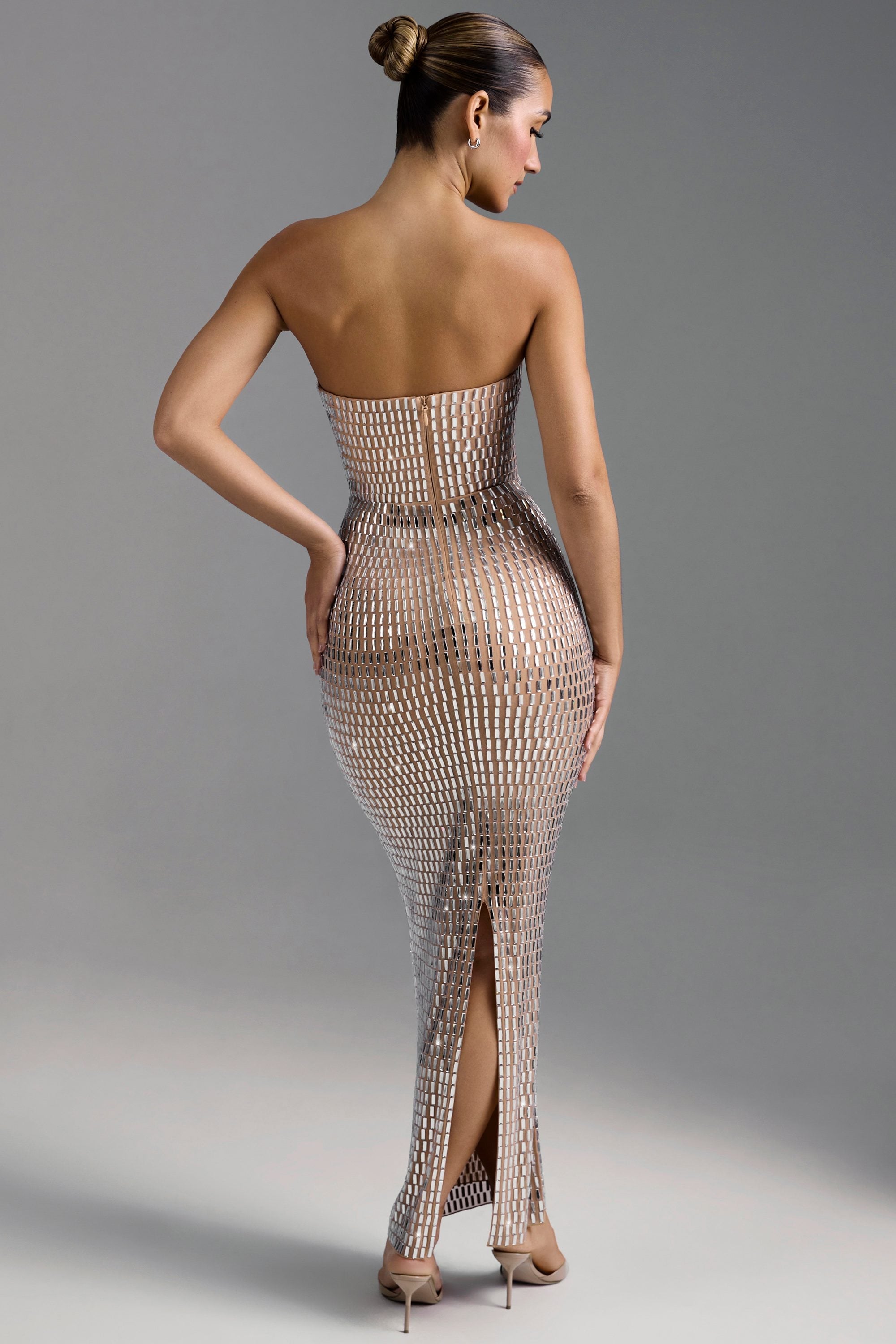 « Amaya » — Robe Longue Bandeau Ornée, Amande