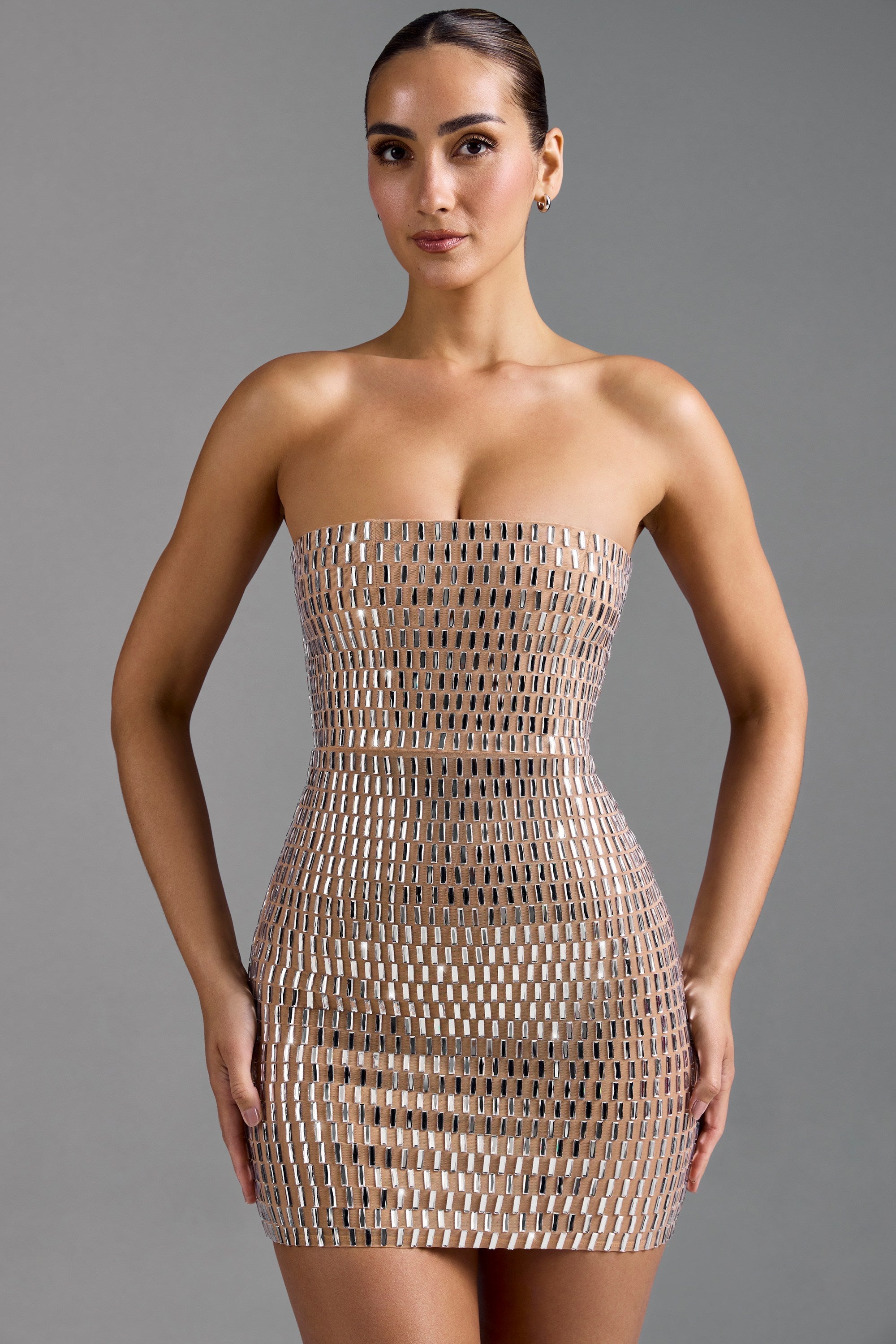 « Aurora » — Robe Mini Bandeau Scintillante, Amande