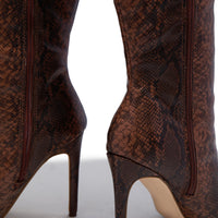 « Serpent Ambre » — Bottes Hautes à Talon Aiguille, Serpent Marron