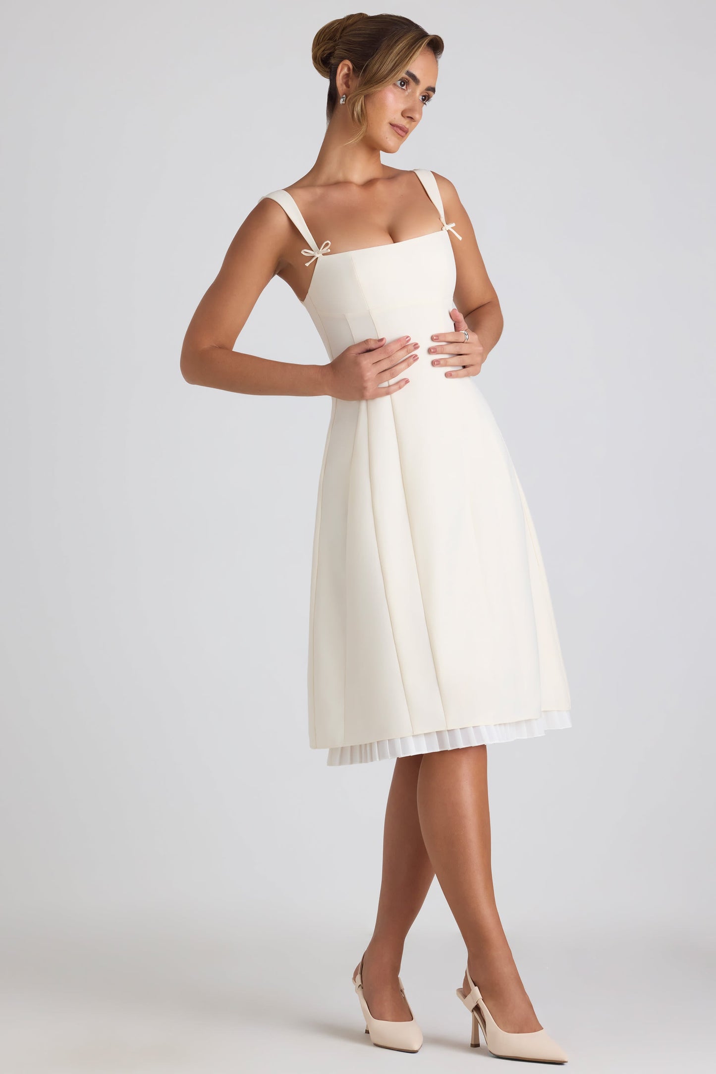 « Candeur » — Robe Midi Bardot Nœud Plissée, Ivoire