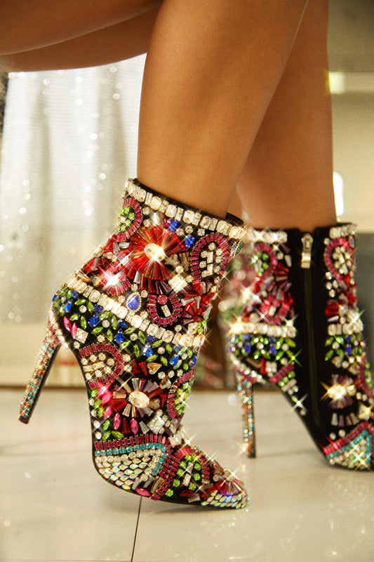 « Nuit Précieuse » — Bottines Entièrement Ornées, Multicolore