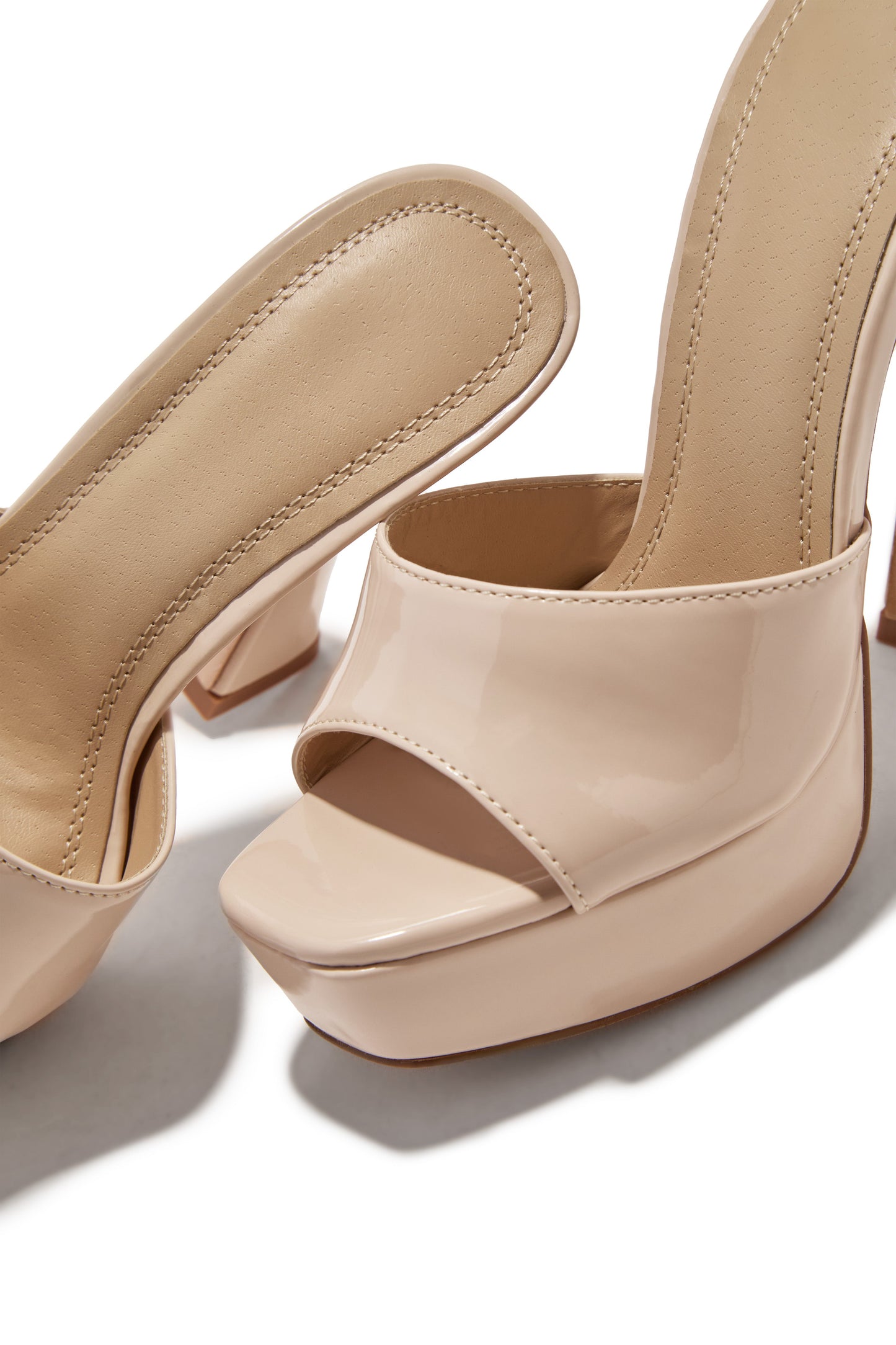 « Audace » — Mules Peep-Toe à Plateforme Chunky, Nude