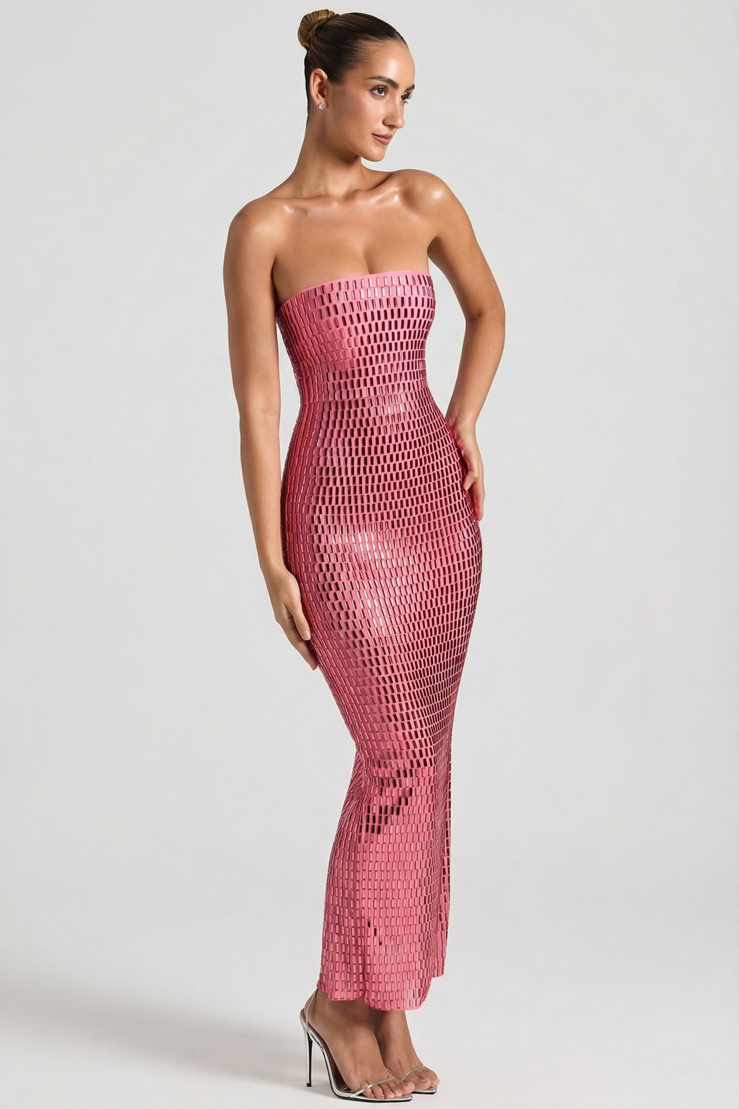 « Amaya » — Robe Longue Bandeau Ornée, Rose Pastèque