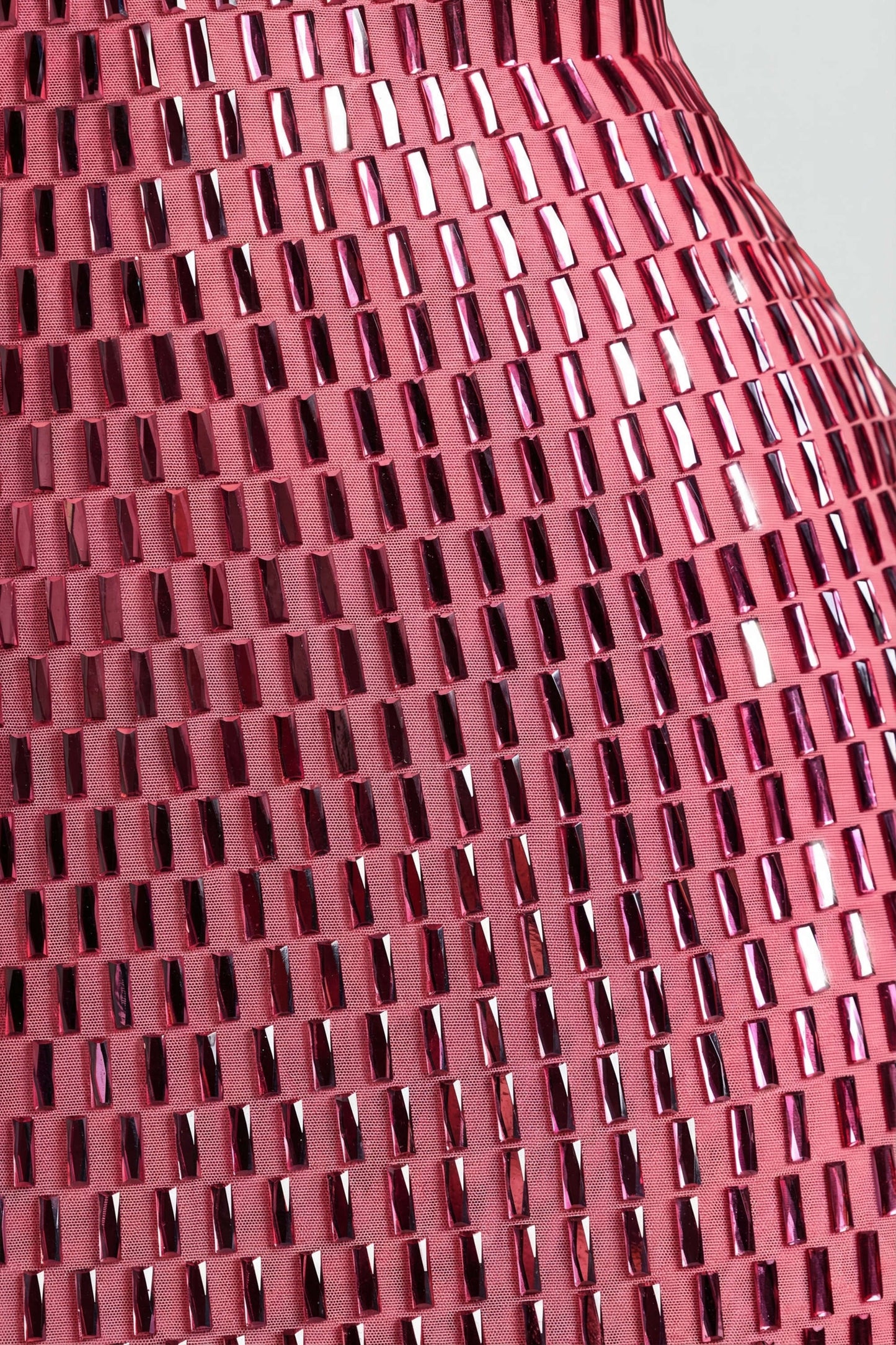 « Amaya » — Robe Longue Bandeau Ornée, Rose Pastèque