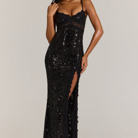 « Dentelle Nocturne » — Robe Longue Bordée de Dentelle, Noir