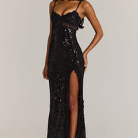 « Dentelle Nocturne » — Robe Longue Bordée de Dentelle, Noir