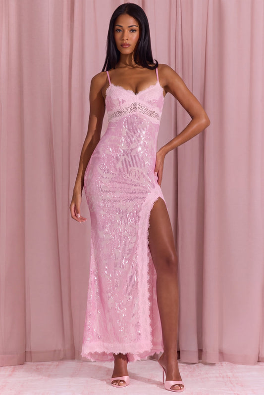 « Dentelle Rosée » — Robe Longue Bordée de Dentelle, Rose Poudré